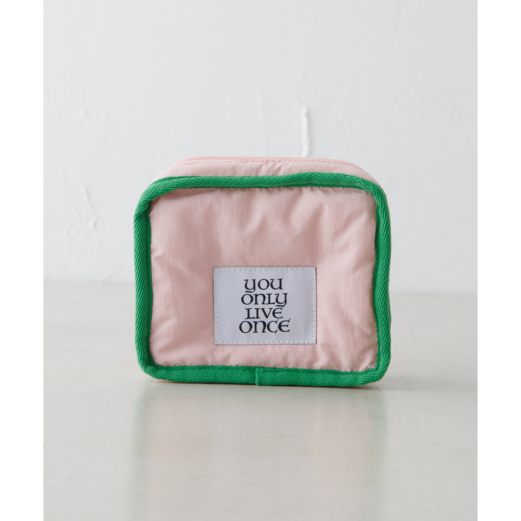 DAY6 マルチポーチ　【新品、未開封】 DAY6(デイシックス) MULTI マルチ ポーチ - メルカリ