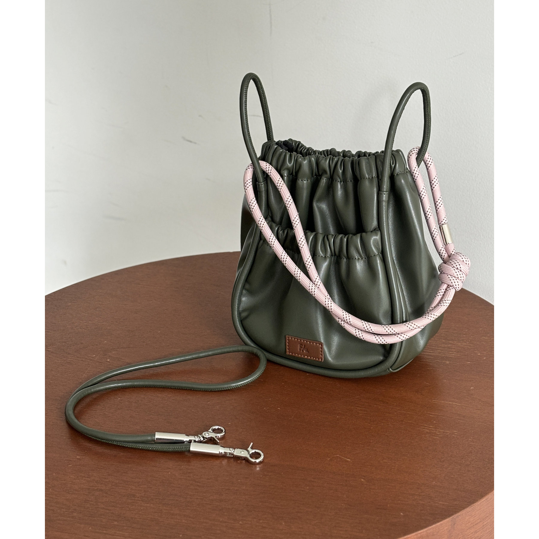 【FUKA's企画】PUパラコードギャザーミニショルダーバッグ　タグ付き FUKA's企画》パラコードミニショルダーバッグ予約スタート