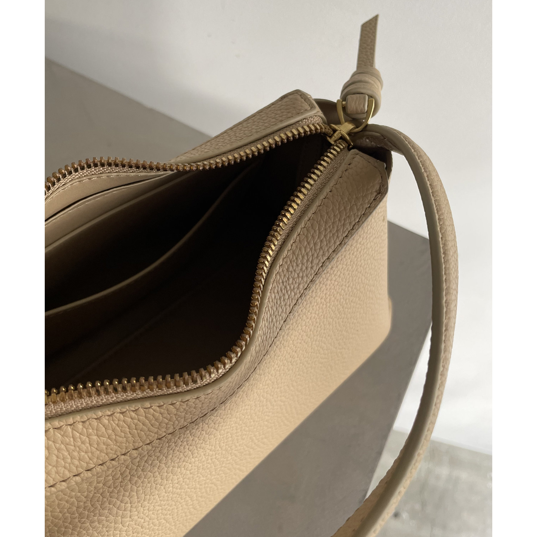 tov/トーヴ>CROSS バッグ | ファッション通販サイト NUGU tov/トーヴ>CROSS バッグ | ファッション通販サイト NUGU