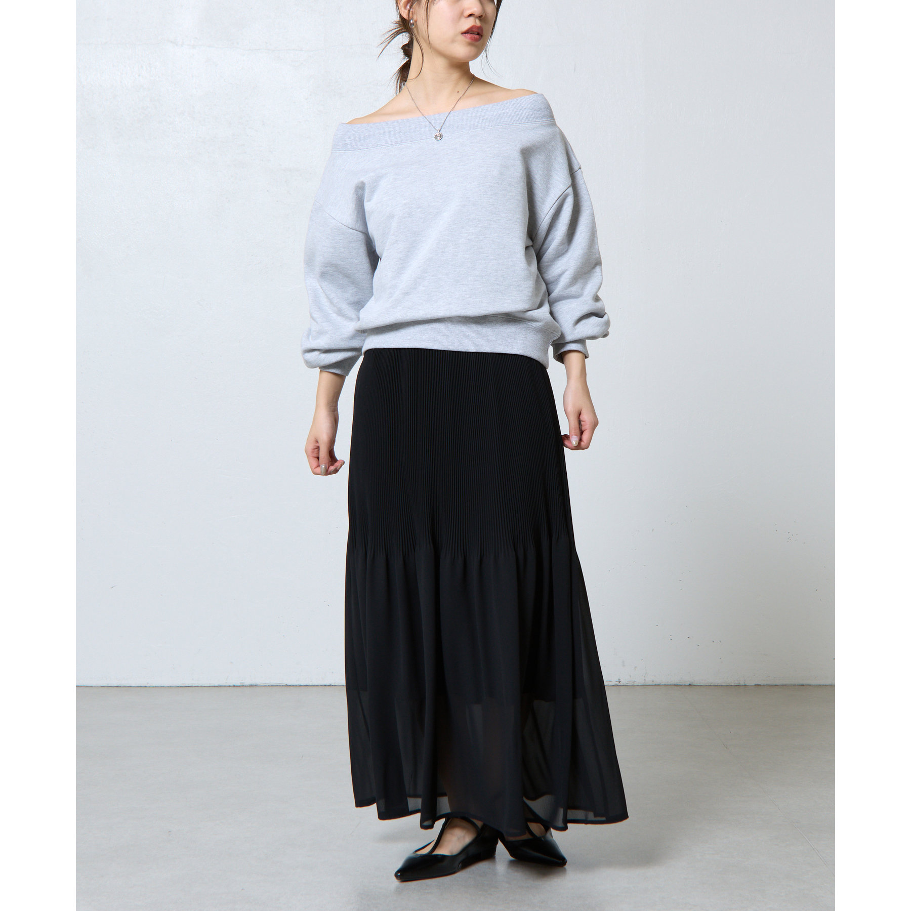 ボンディングオフショルスウェット 2024SS】短丈オフショルライン配色スウェット | Chico(チコ