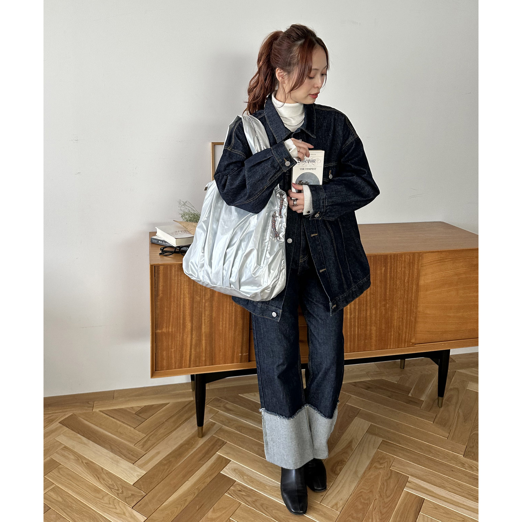 ベージュ色、手頃なバック、金色のアクセントがポイント カラーポイントトートバッグ | ファッション通販サイト NUGU