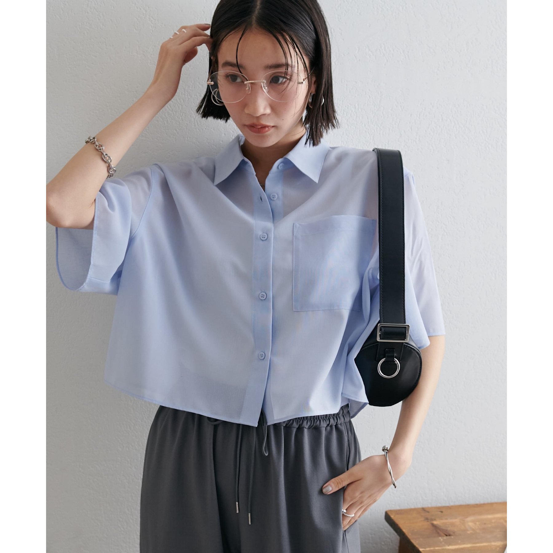 シアー半袖クロップドシャツ《WEB限定カラーあり》 | ファッション通販