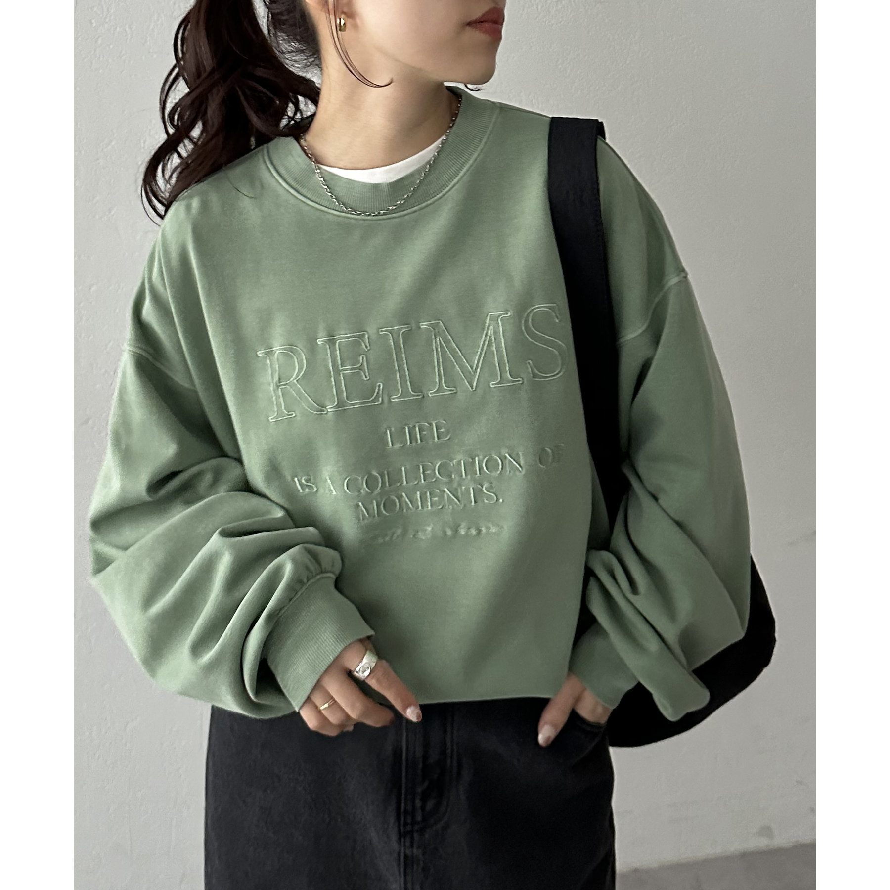 ユニセックス】ピグメントダンボール刺繍プルオーバー