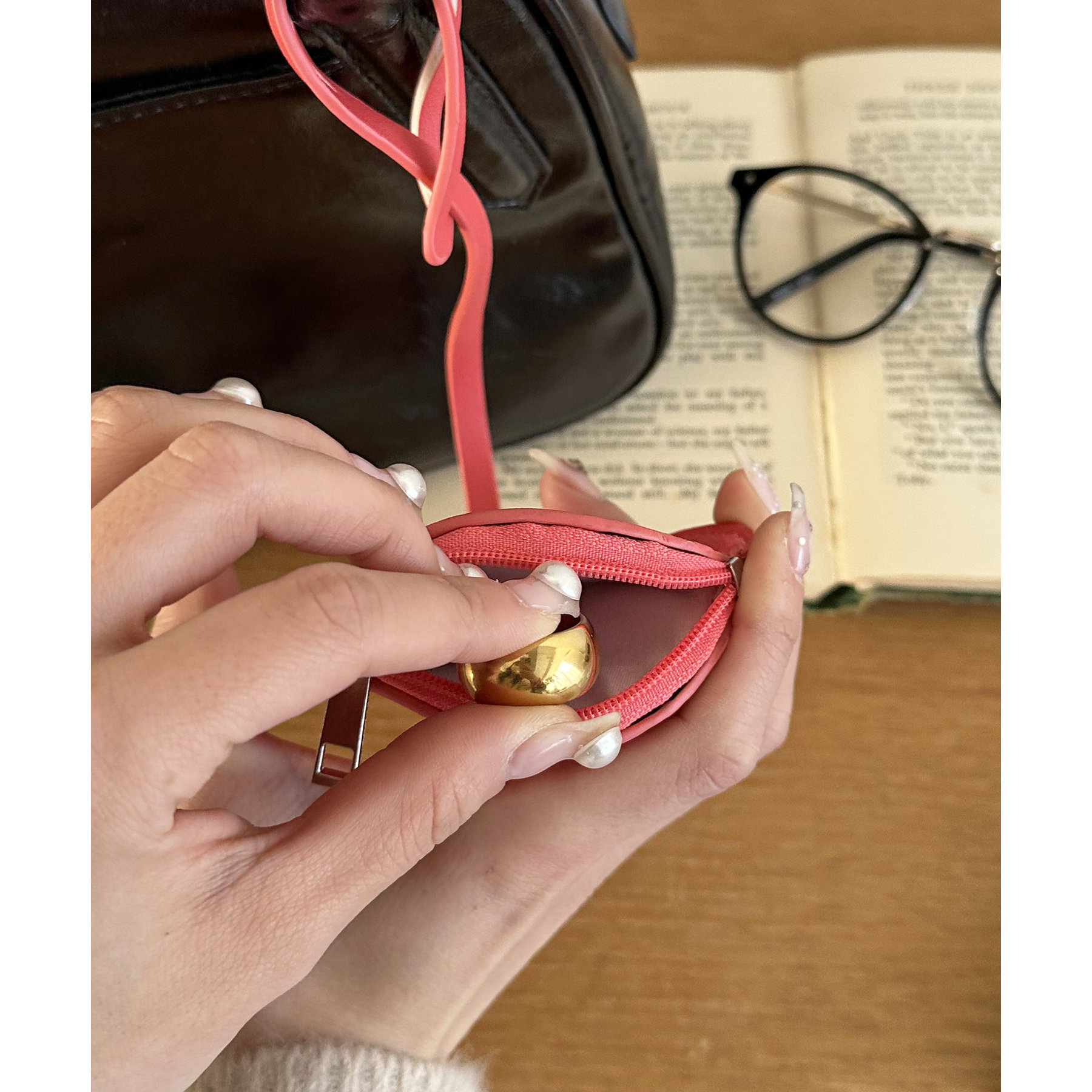 【LYN】 Babie Charm ポーチ レッド フラットハートミニポーチ | ファッション通販サイト NUGU