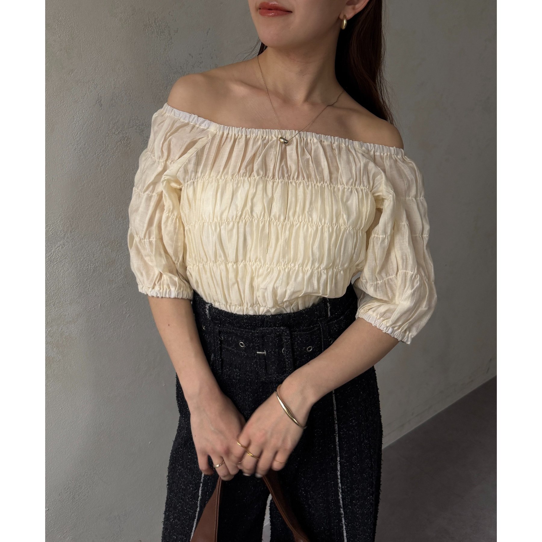 シャーリングシアーボートネックブラウス | ファッション通販サイト NUGU