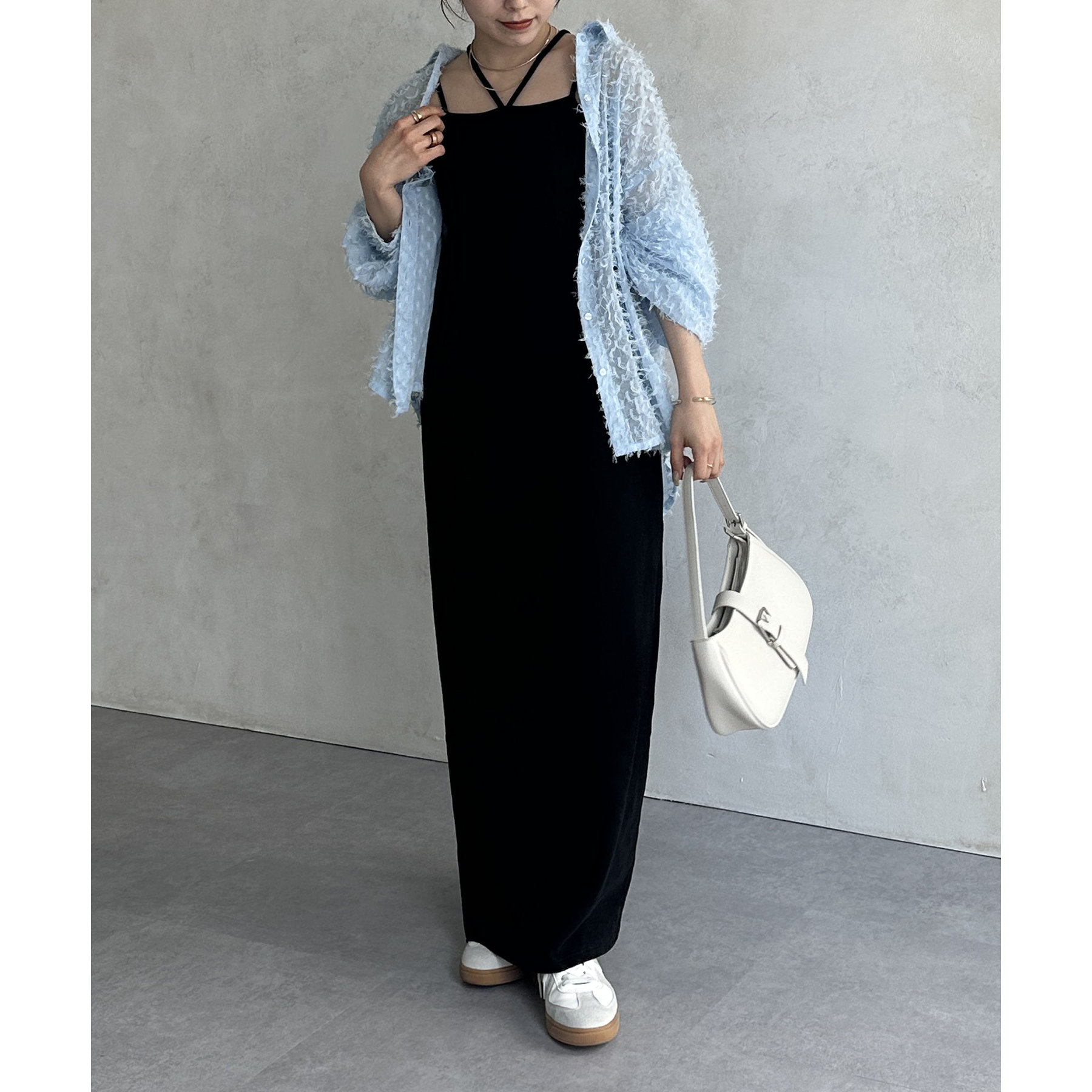 ホルターネックカップ付きナローキャミワンピース