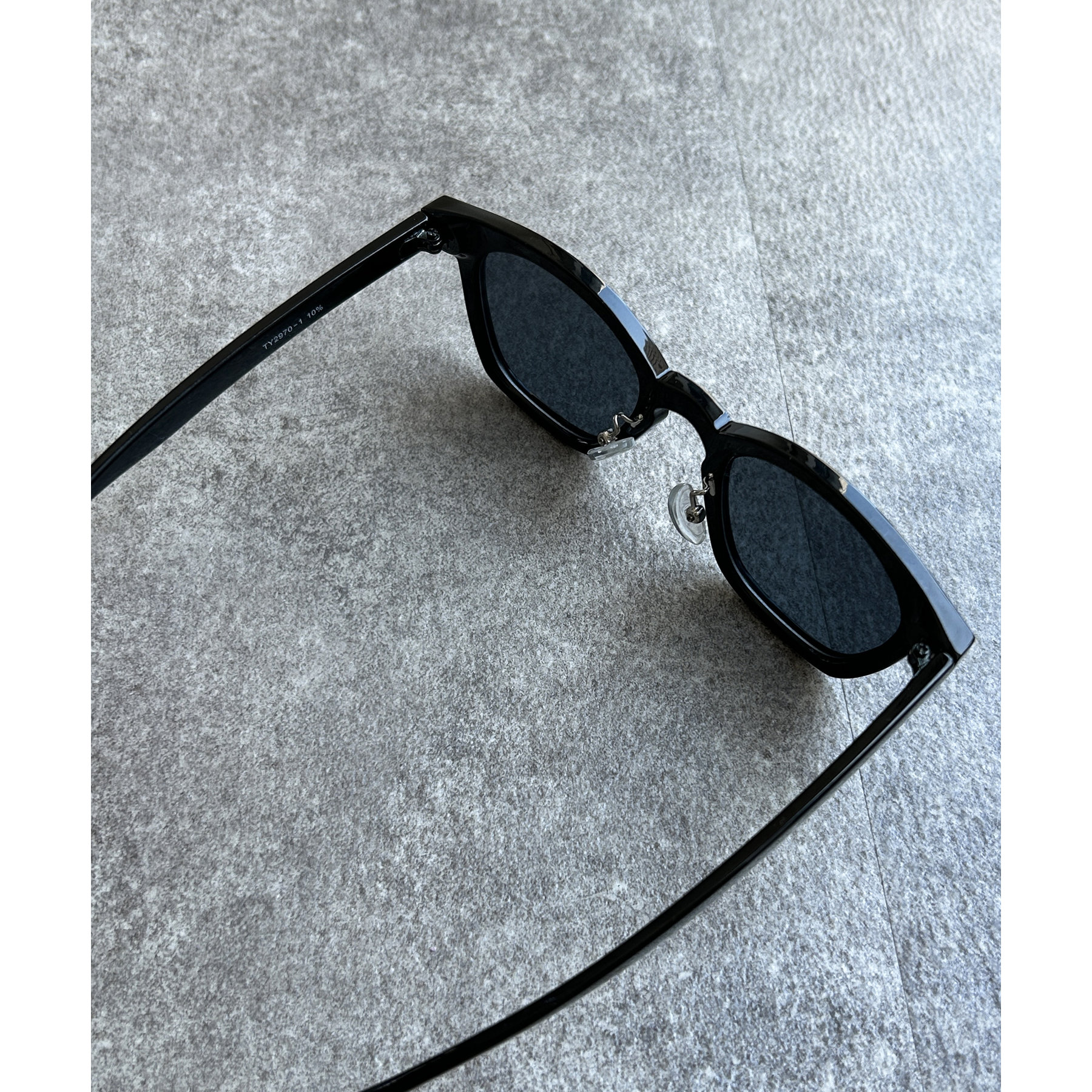 ウェリントン型太フレームサングラス | ファッション通販サイト NUGU