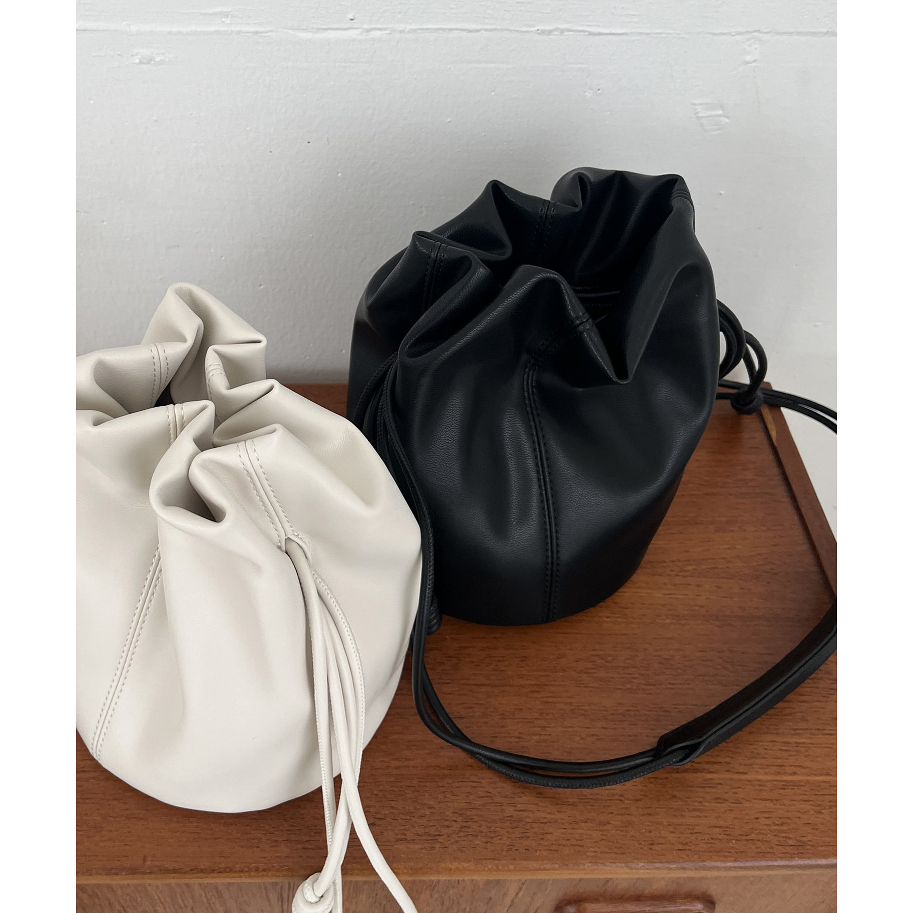 ⭐nana⭐ポケット巾着バッグ　Lulu large　ベージュ×ブラック nana様専用ポケット巾着バッグ Lulu large ベージュ×ブラック