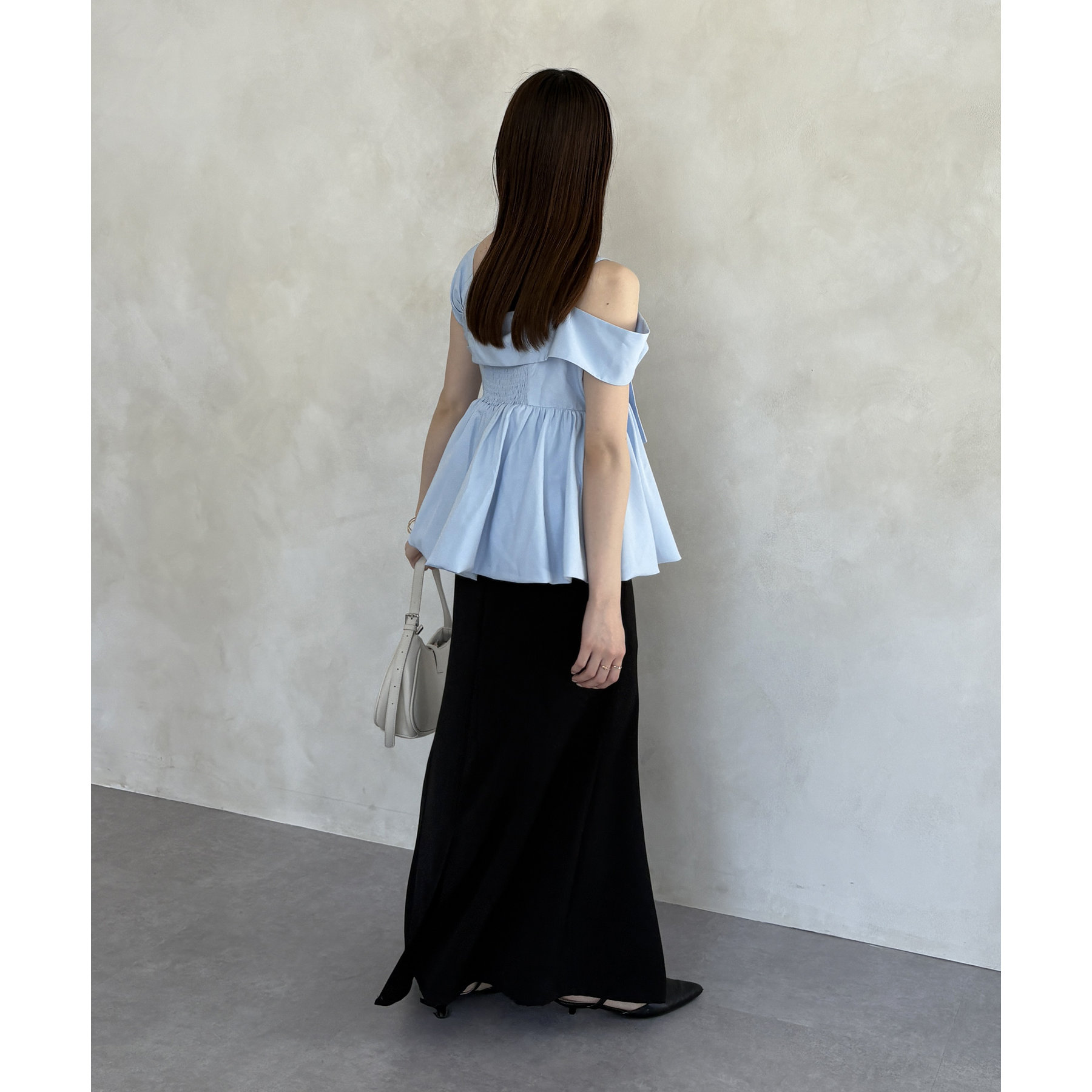 Thevon アシメノースリバルーンブラウス　サックスブルー Thevon.｜アシメノースリバルーンブラウス | Rakuten Fashion