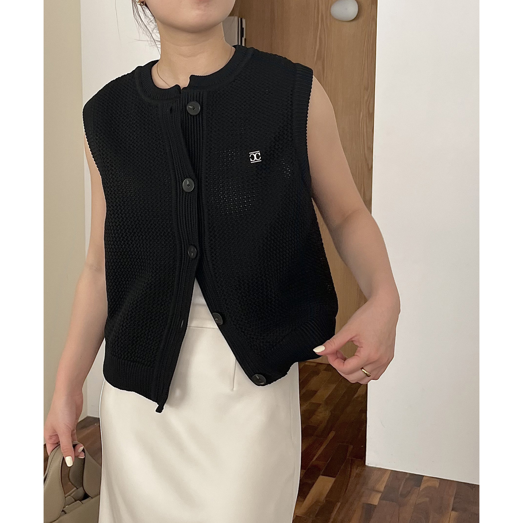【CAPRICIEUX LE'MAGE】メッシュBOXベスト　ベージュ 1ポイントチャームが可愛い！メッシュ BOXベスト - CAPRICIEUX