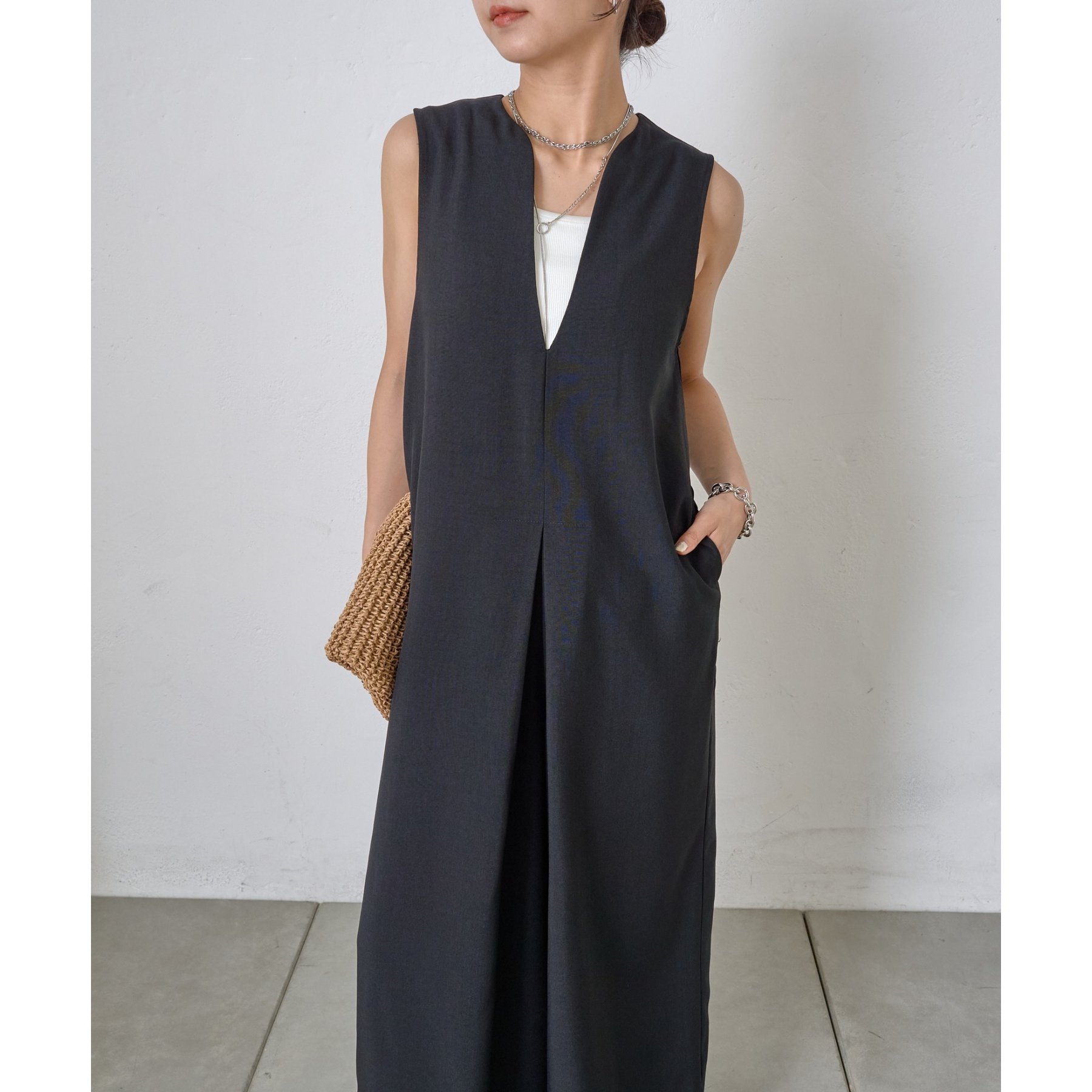 Vネックロンパース | ファッション通販サイト NUGU