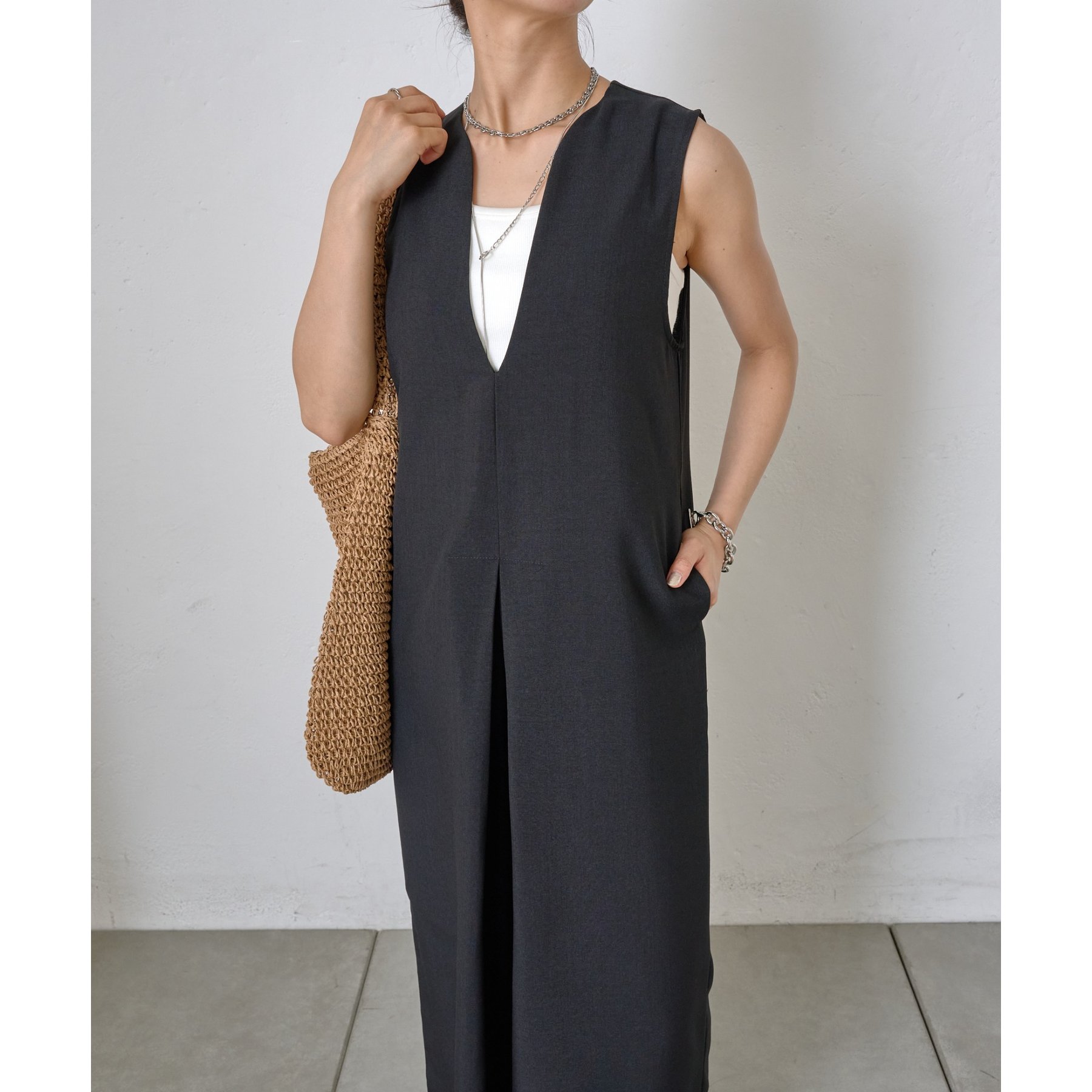 Vネックロンパース | ファッション通販サイト NUGU