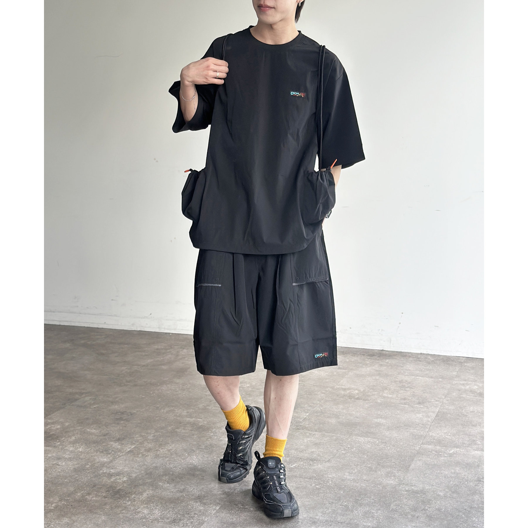 【早い者勝ち/美品】AOURE ストレッチナイロン セットアップ M AOURE】ナイロンストレッチセットアップ 上下S その他