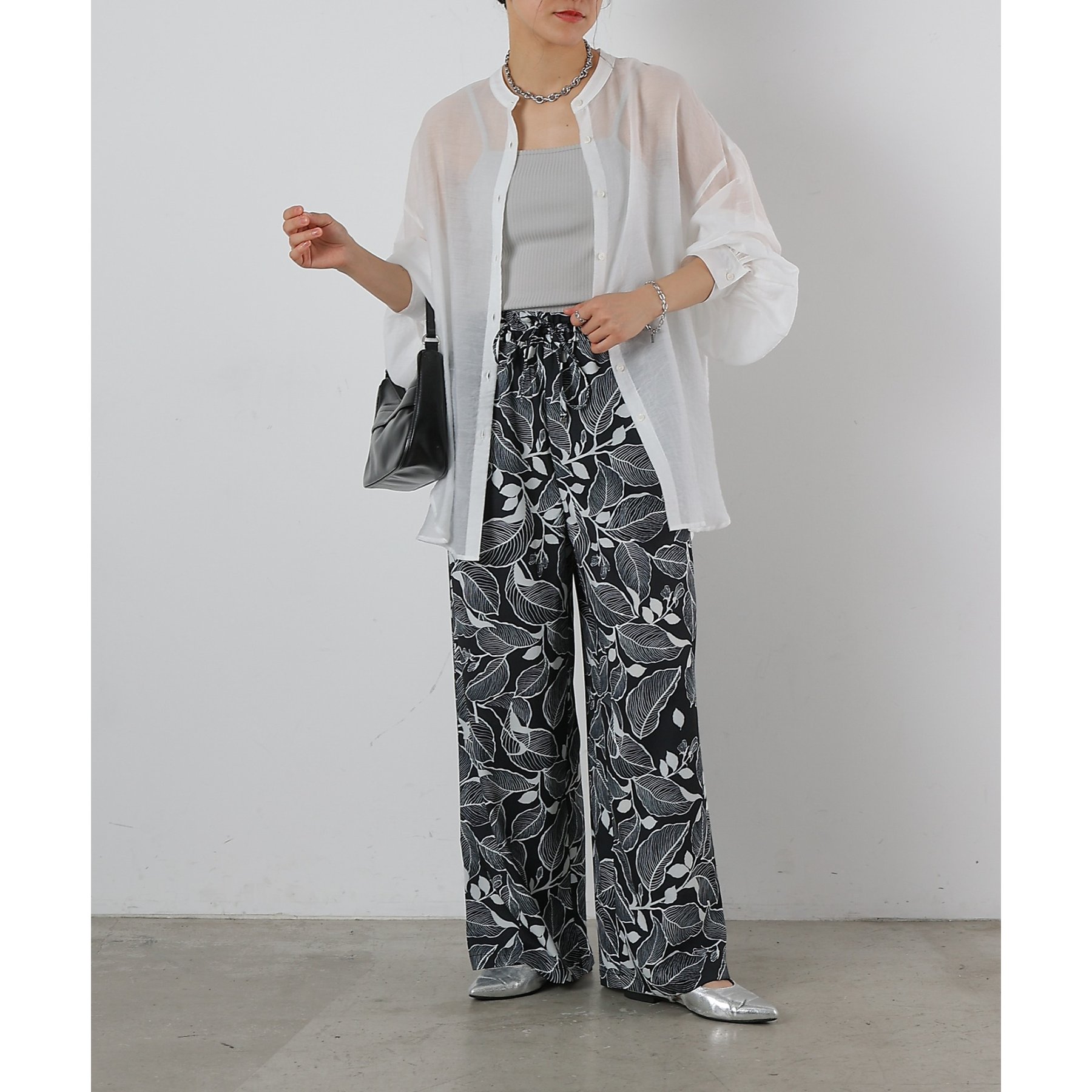 【美品】モノクロリーフ柄イージーパンツ リーフ柄イージーパンツ | ファッション通販サイト NUGU