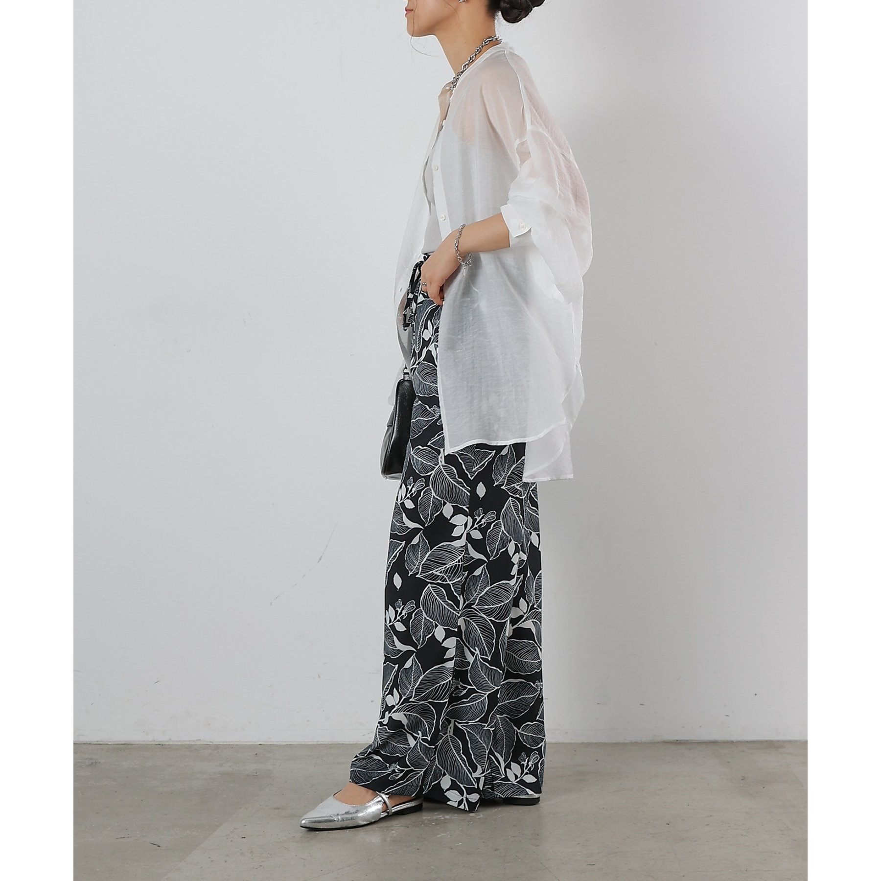 【美品】モノクロリーフ柄イージーパンツ リーフ柄イージーパンツ | ファッション通販サイト NUGU