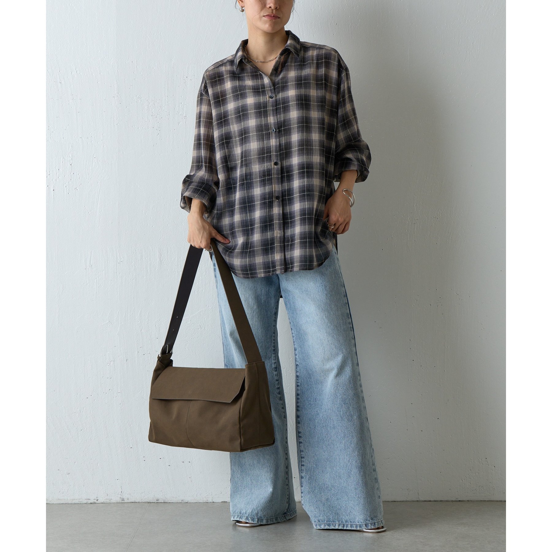 スエードフラップショルダーバッグ | ファッション通販サイト NUGU