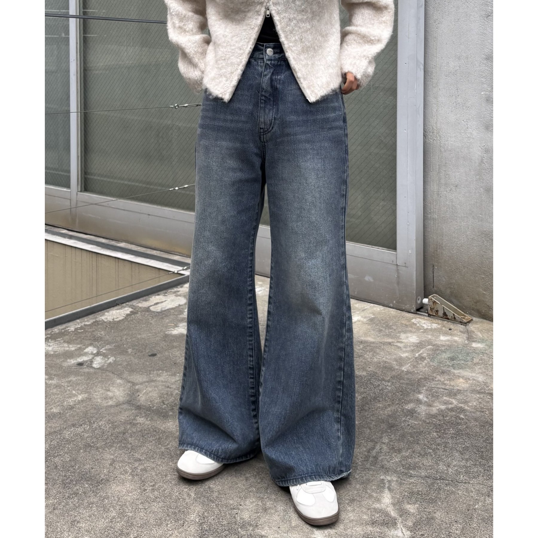 PIKO企画 / ウエスト調整可能】ダブルボタンフレアデニムパンツ