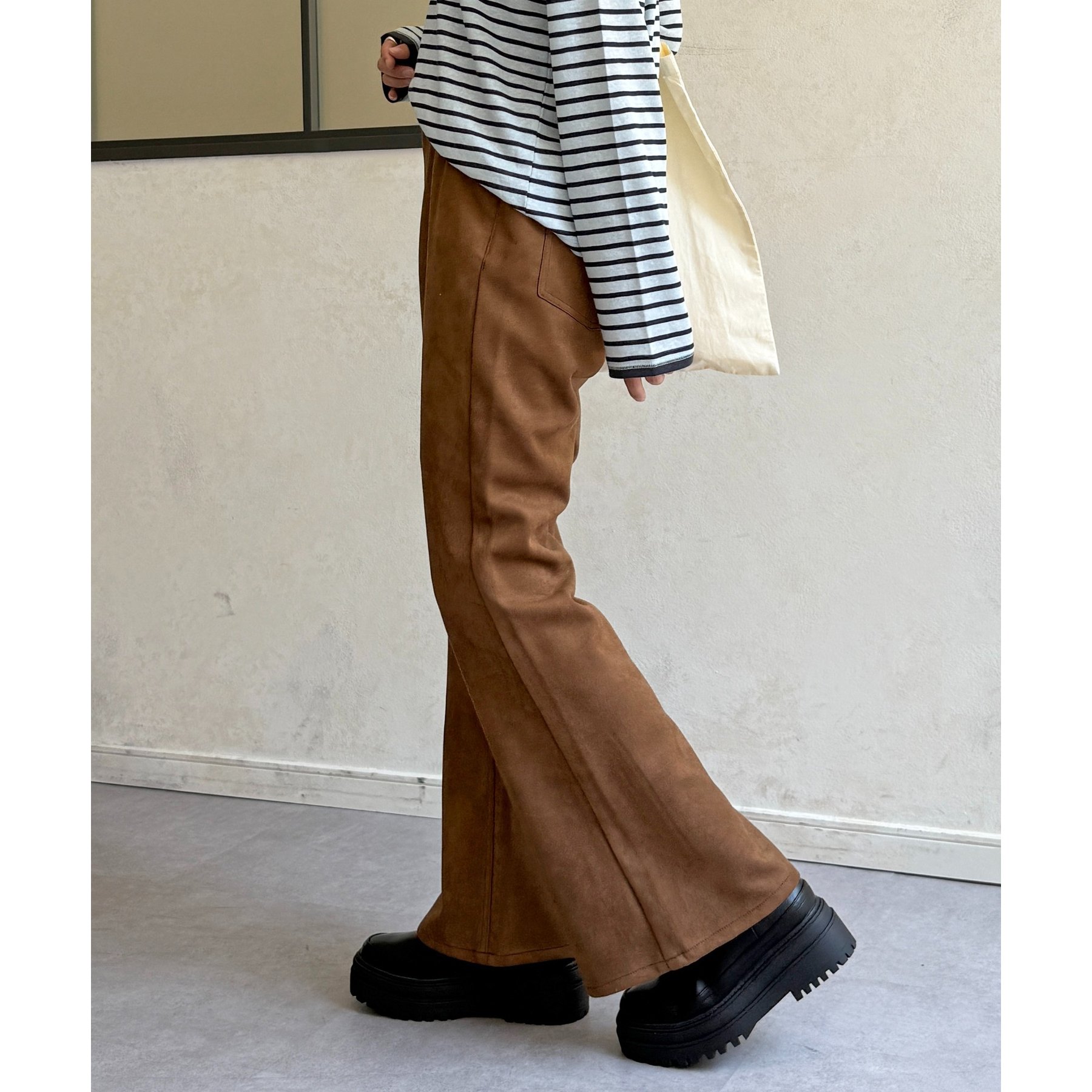 PIPI監修】フェイクスエードフレアパンツ | ファッション通販サイト NUGU