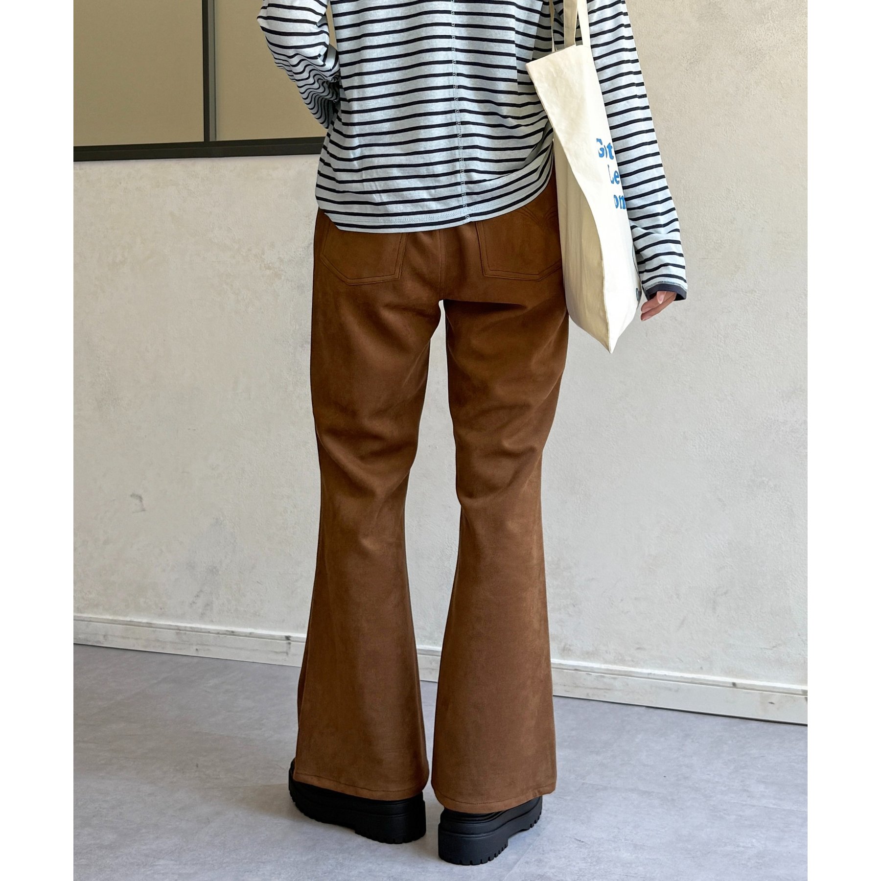 PIPI監修】フェイクスエードフレアパンツ | ファッション通販サイト NUGU