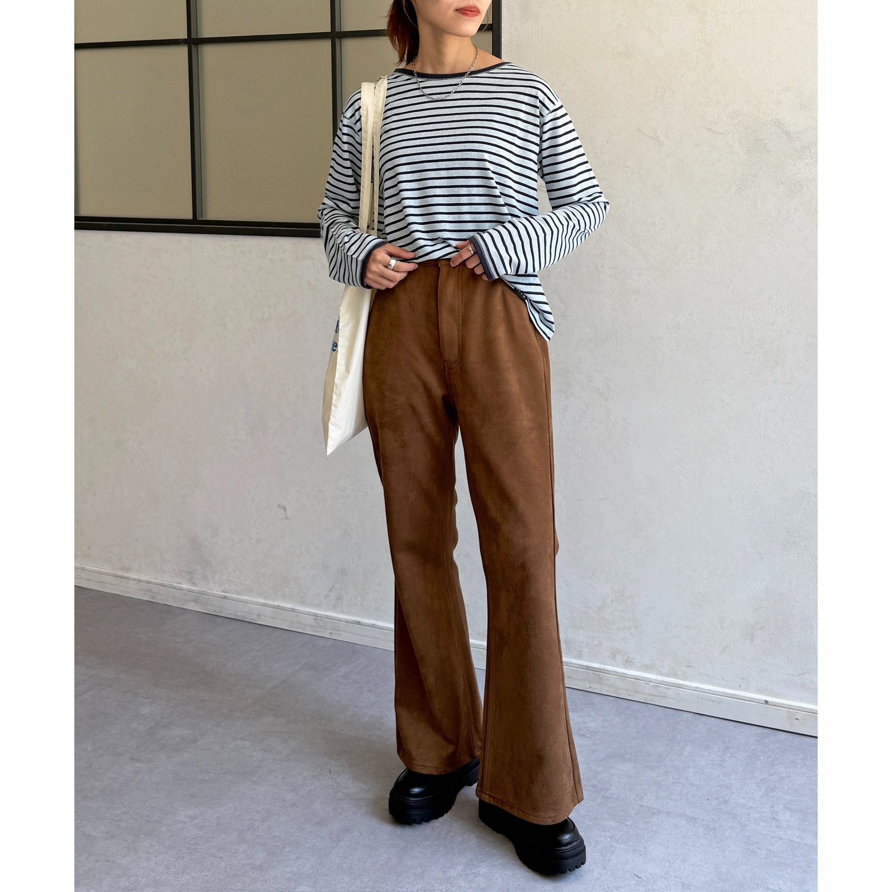PIPI監修】フェイクスエードフレアパンツ | ファッション通販サイト NUGU