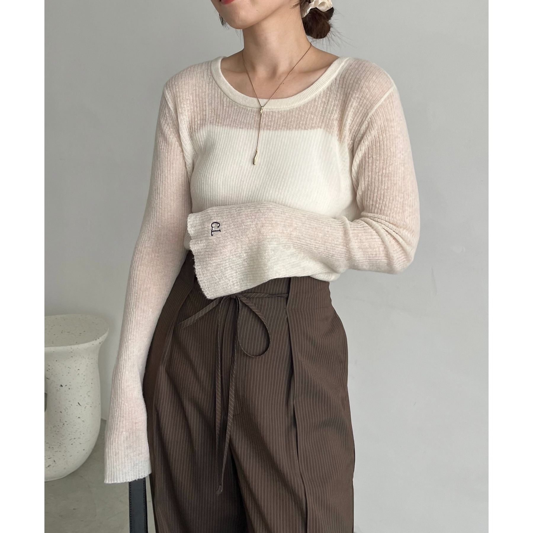 〈C.L〉カシミアウールフレアスリーブニット