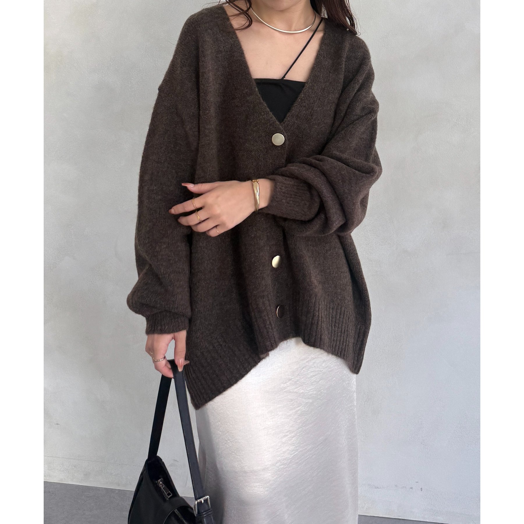 ヤクライクGOLDボタンVネックカーディガン | ファッション通販サイト NUGU