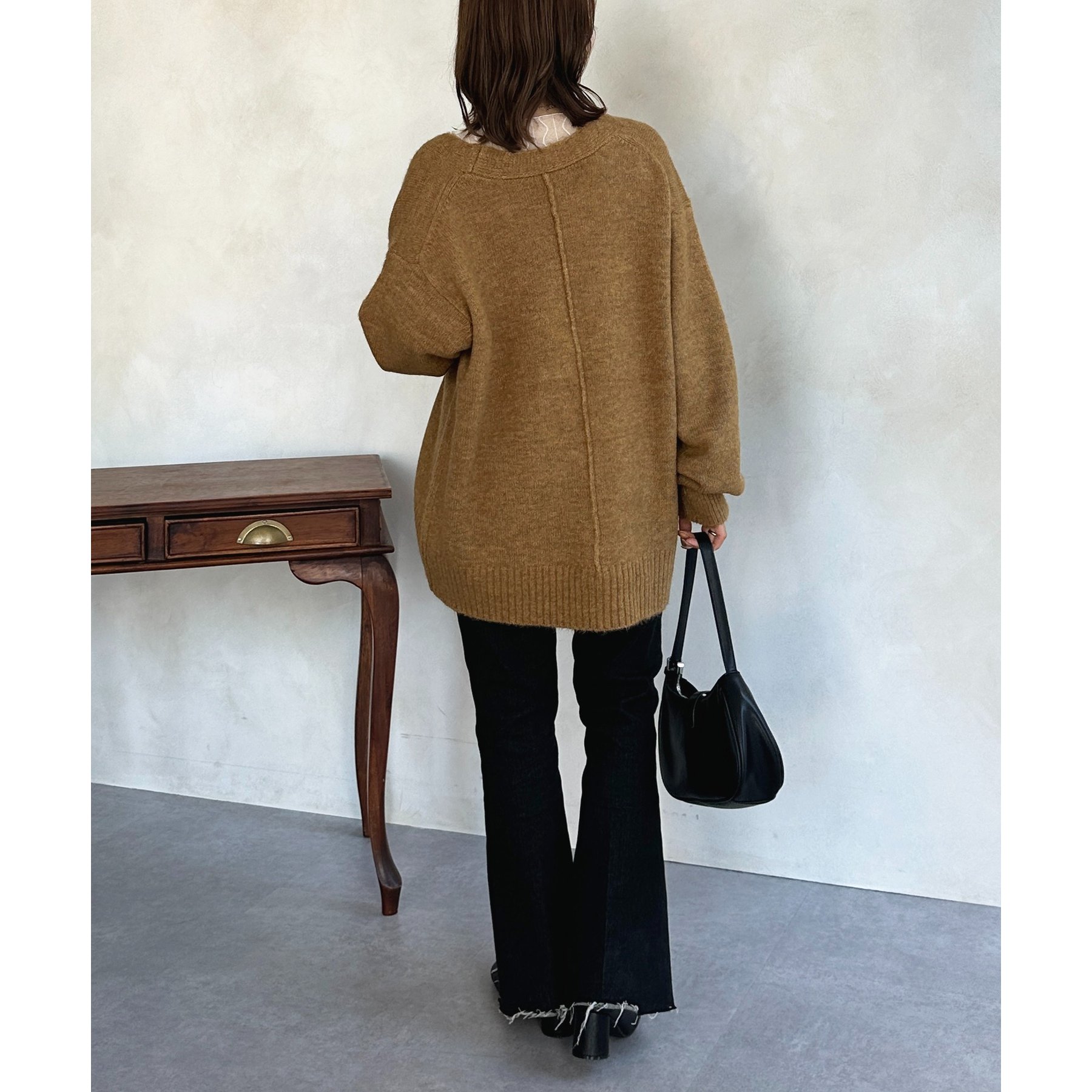 ヤクライクGOLDボタンVネックカーディガン | ファッション通販サイト NUGU