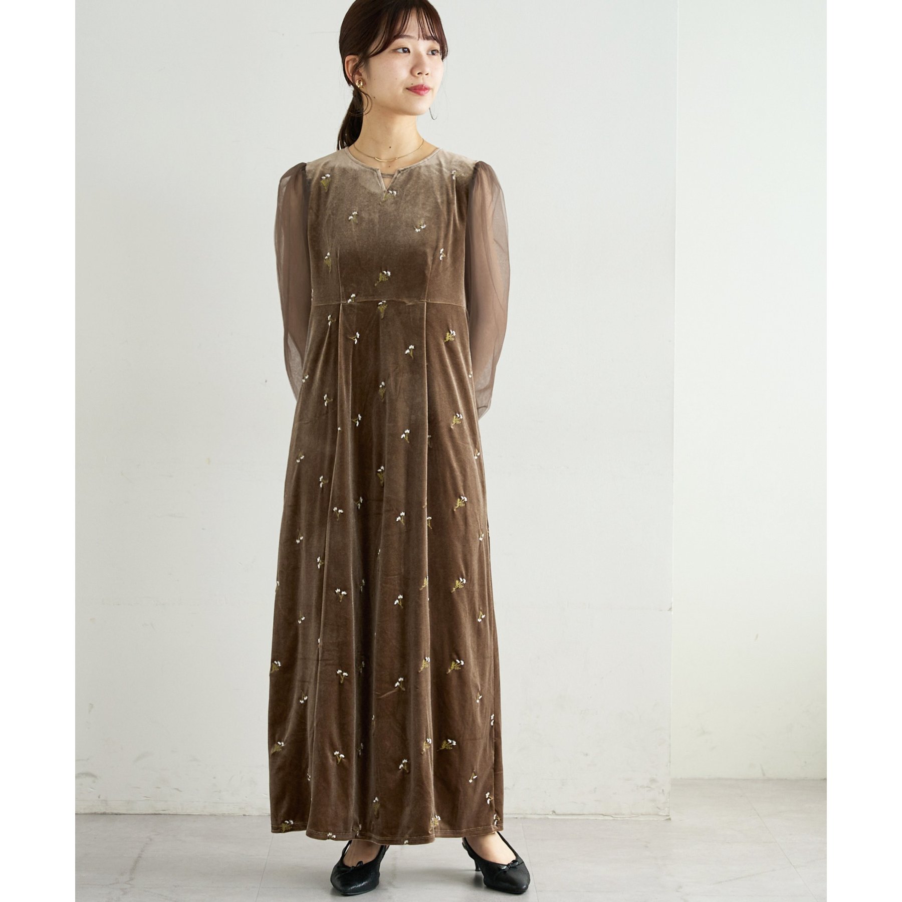 CELFORD（セルフォード）の「ベロア総刺繍ワンピース（ワンピース