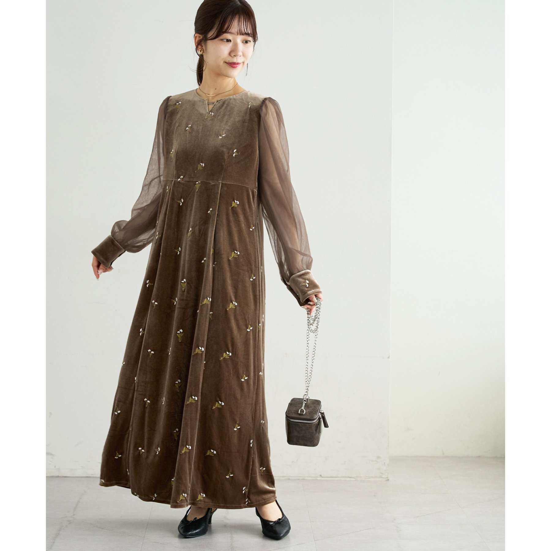 オケージョン】ベロア刺繍ワンピース | ファッション通販サイト NUGU