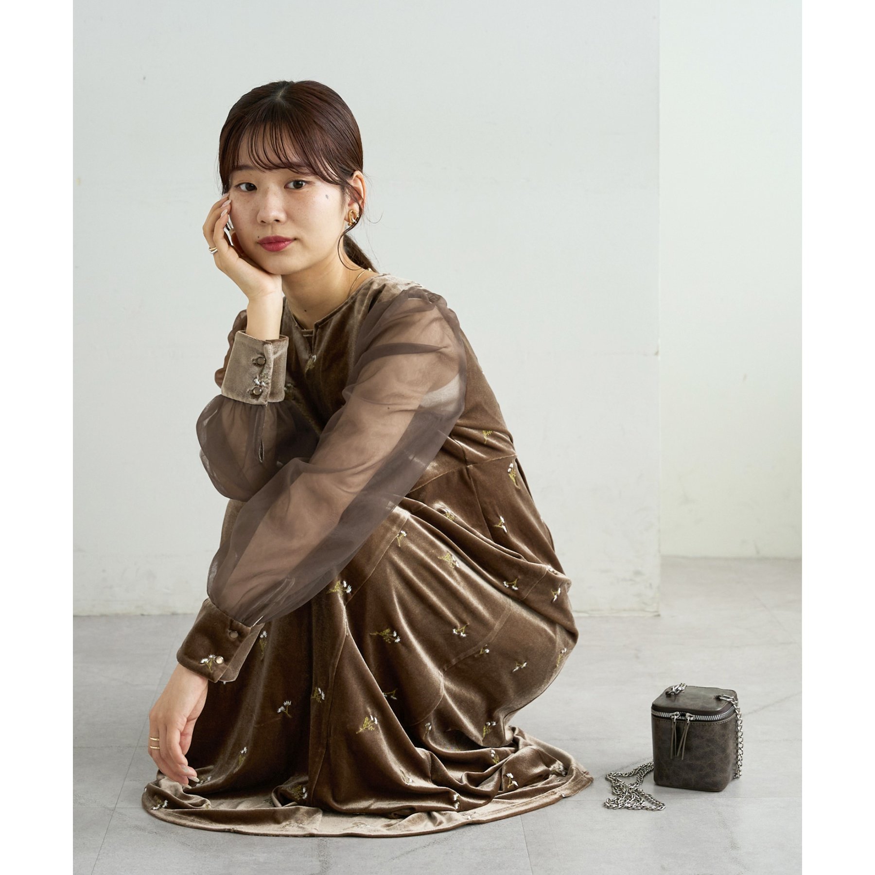 オケージョン】ベロア刺繍ワンピース | ファッション通販サイト NUGU