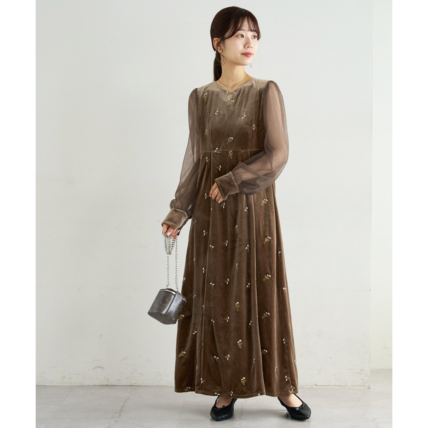 オケージョン】ベロア刺繍ワンピース | ファッション通販サイト NUGU