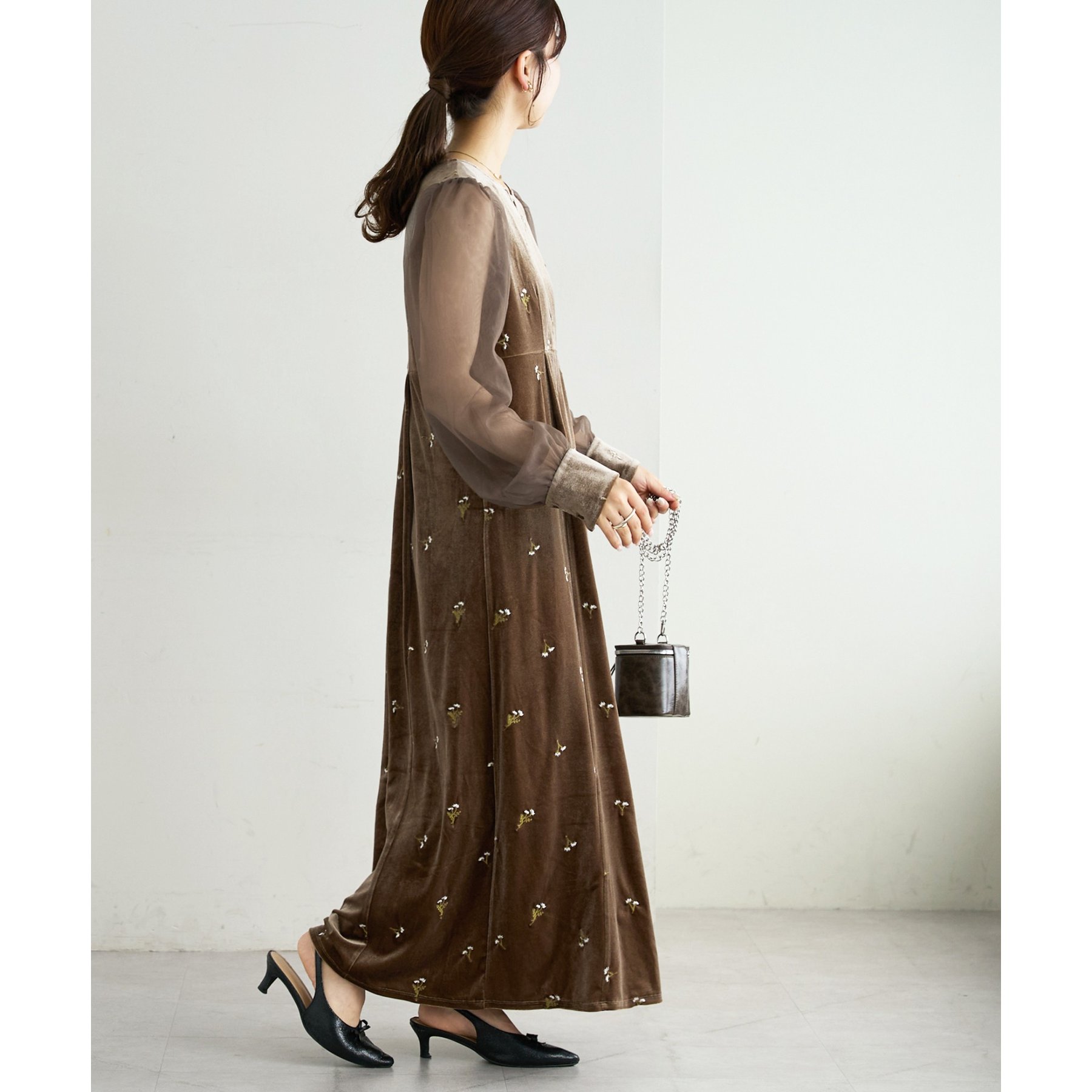 オケージョン】ベロア刺繍ワンピース | ファッション通販サイト NUGU