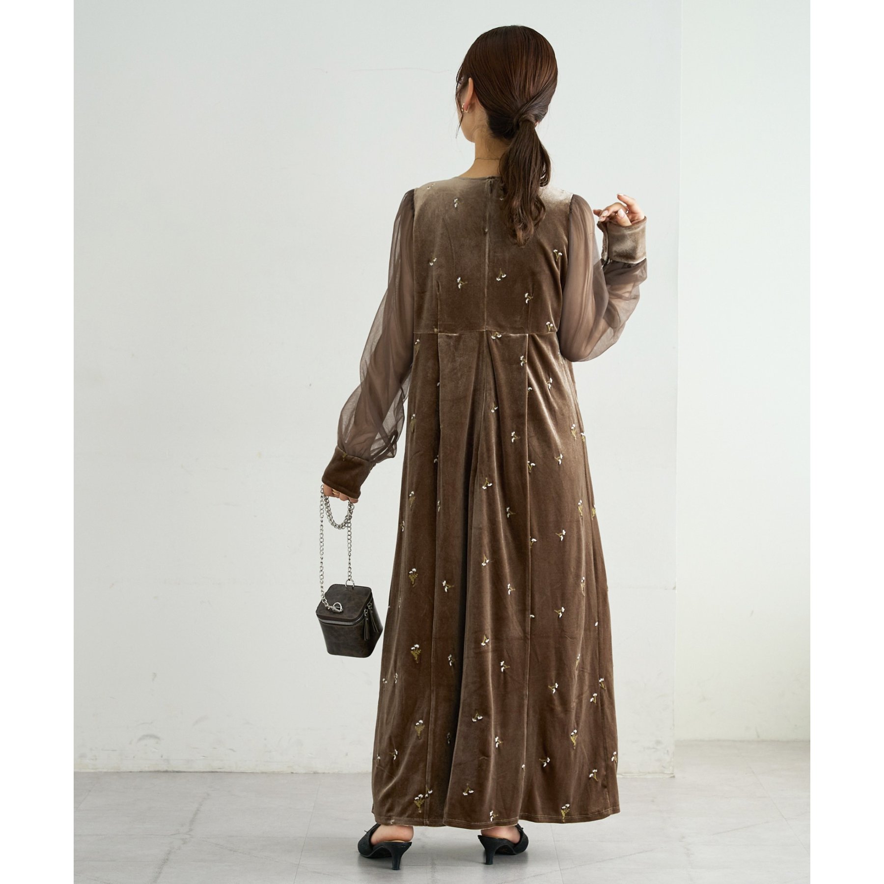 オケージョン】ベロア刺繍ワンピース | ファッション通販サイト NUGU