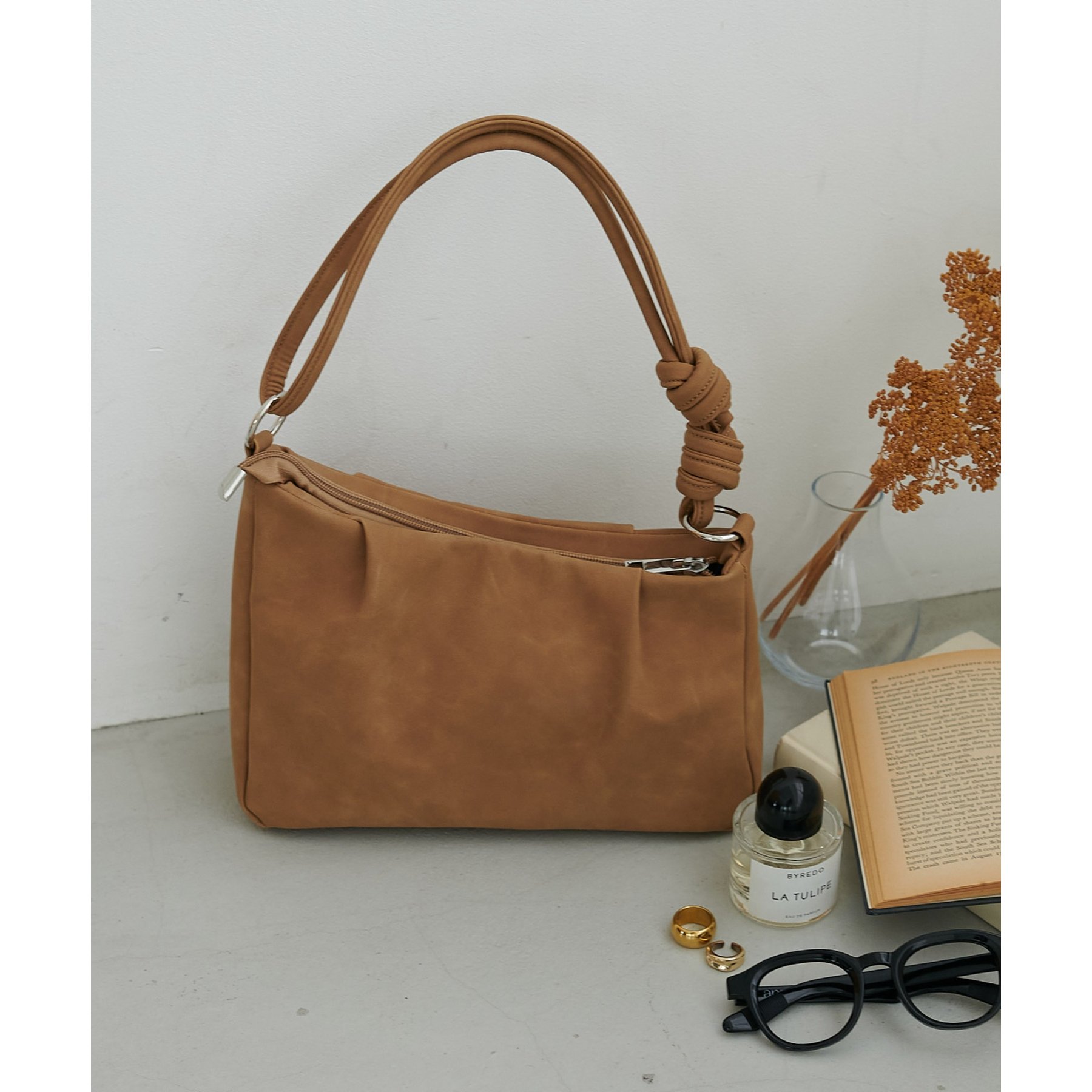 タック使い2WAYアシメショルダーバッグ | ファッション通販