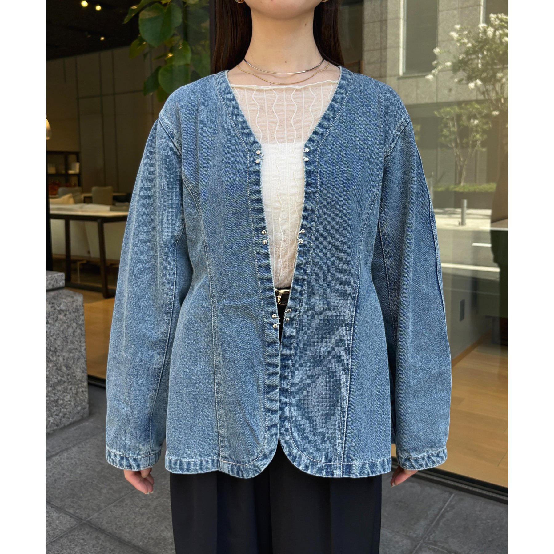 シェリエ♡ノーカラーデニム ペプラムジージャン✨春先取り! ペプラムデニムジャケット | ファッション通販サイト NUGU