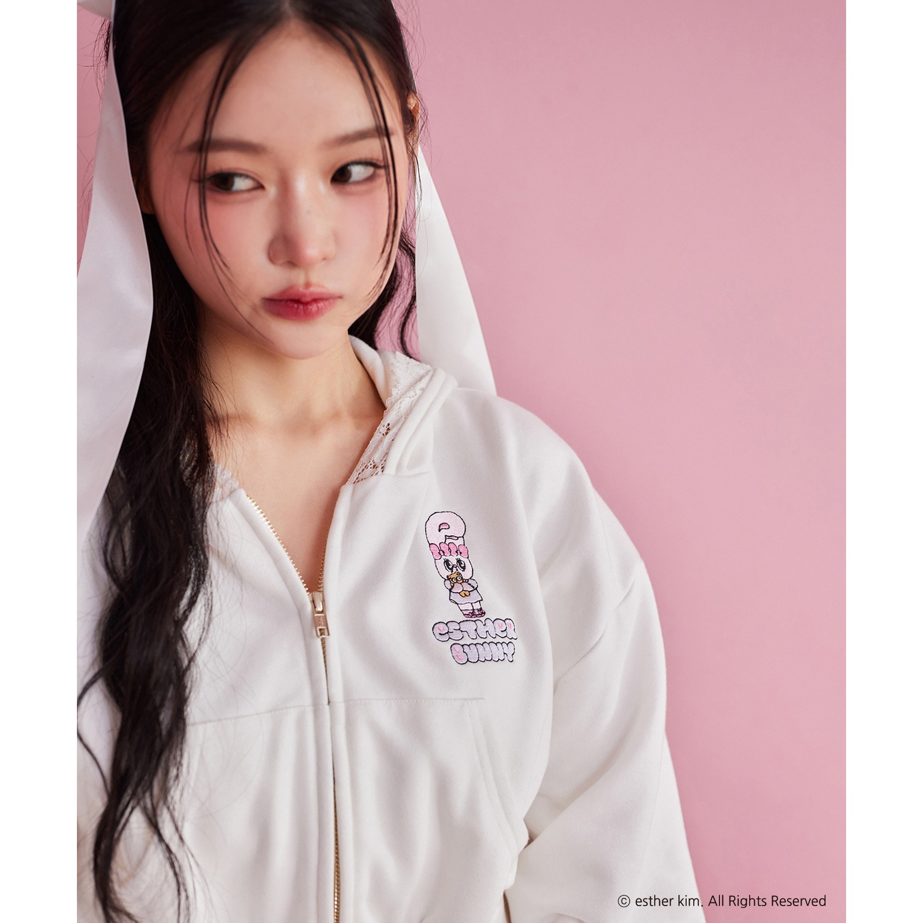Esther Bunny コラボ】刺繍入りショートパーカー | ファッション