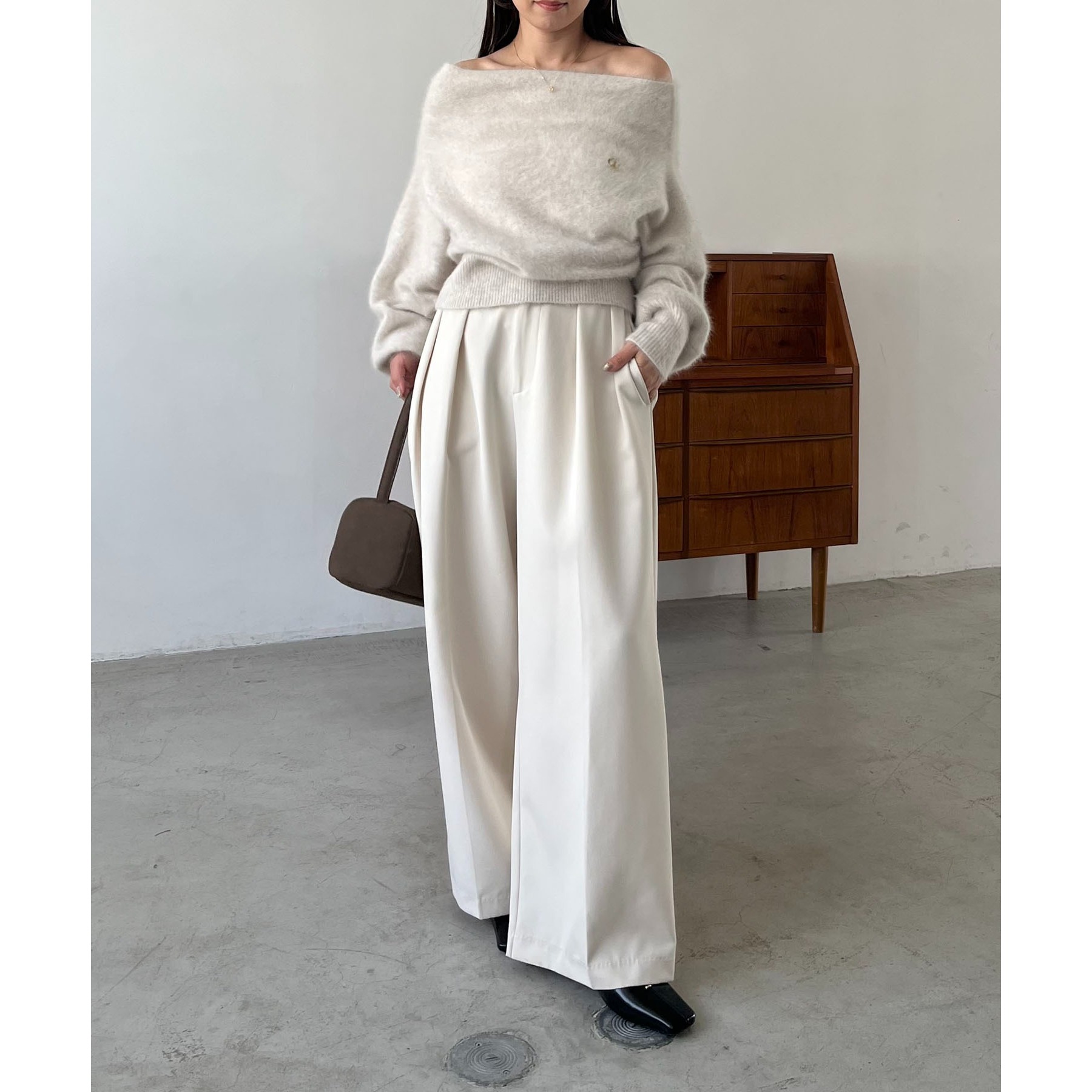 上質な着心地/全骨格細見え】〈C.L〉FOXカシミアドルマンニット