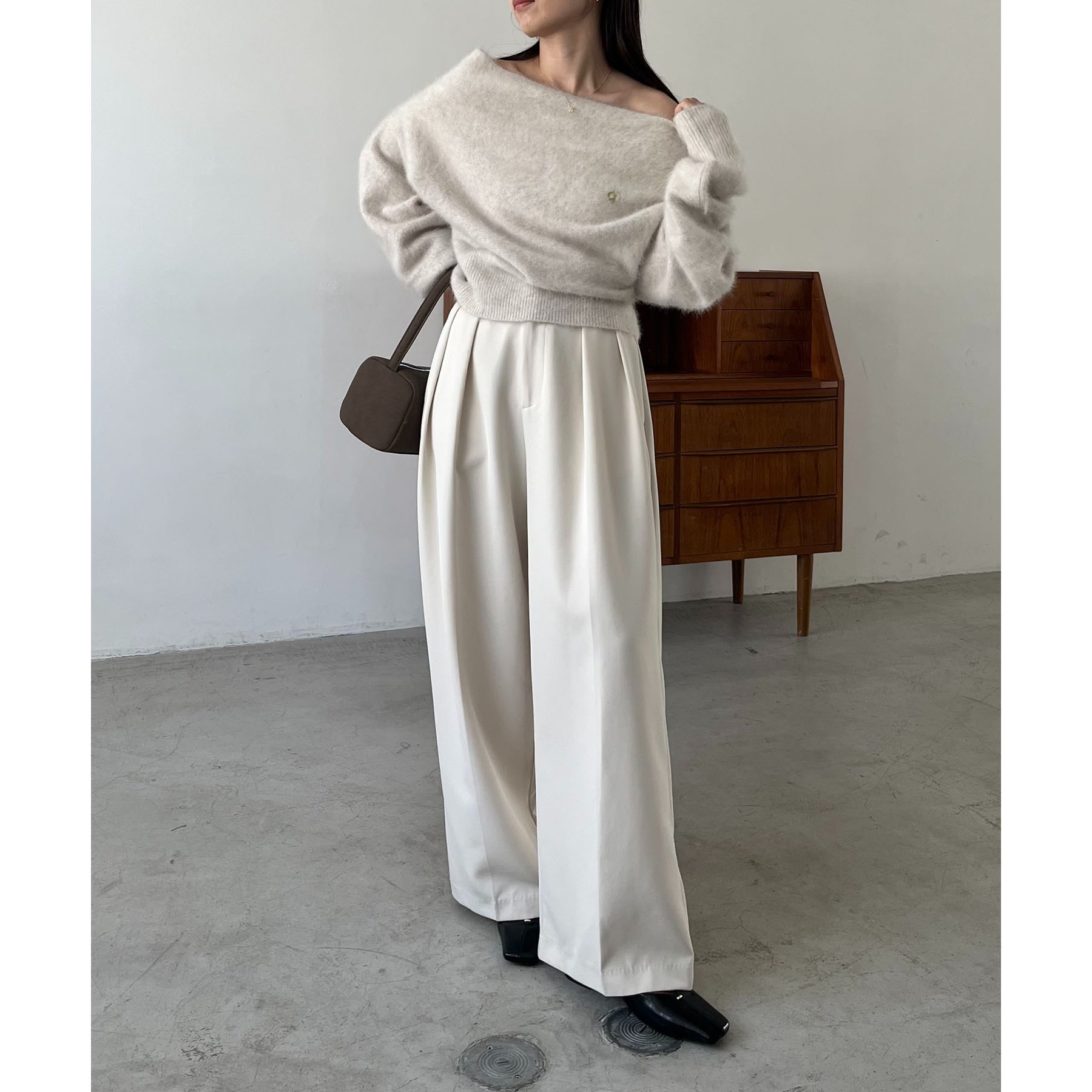 上質な着心地/全骨格細見え】〈C.L〉FOXカシミアドルマンニット