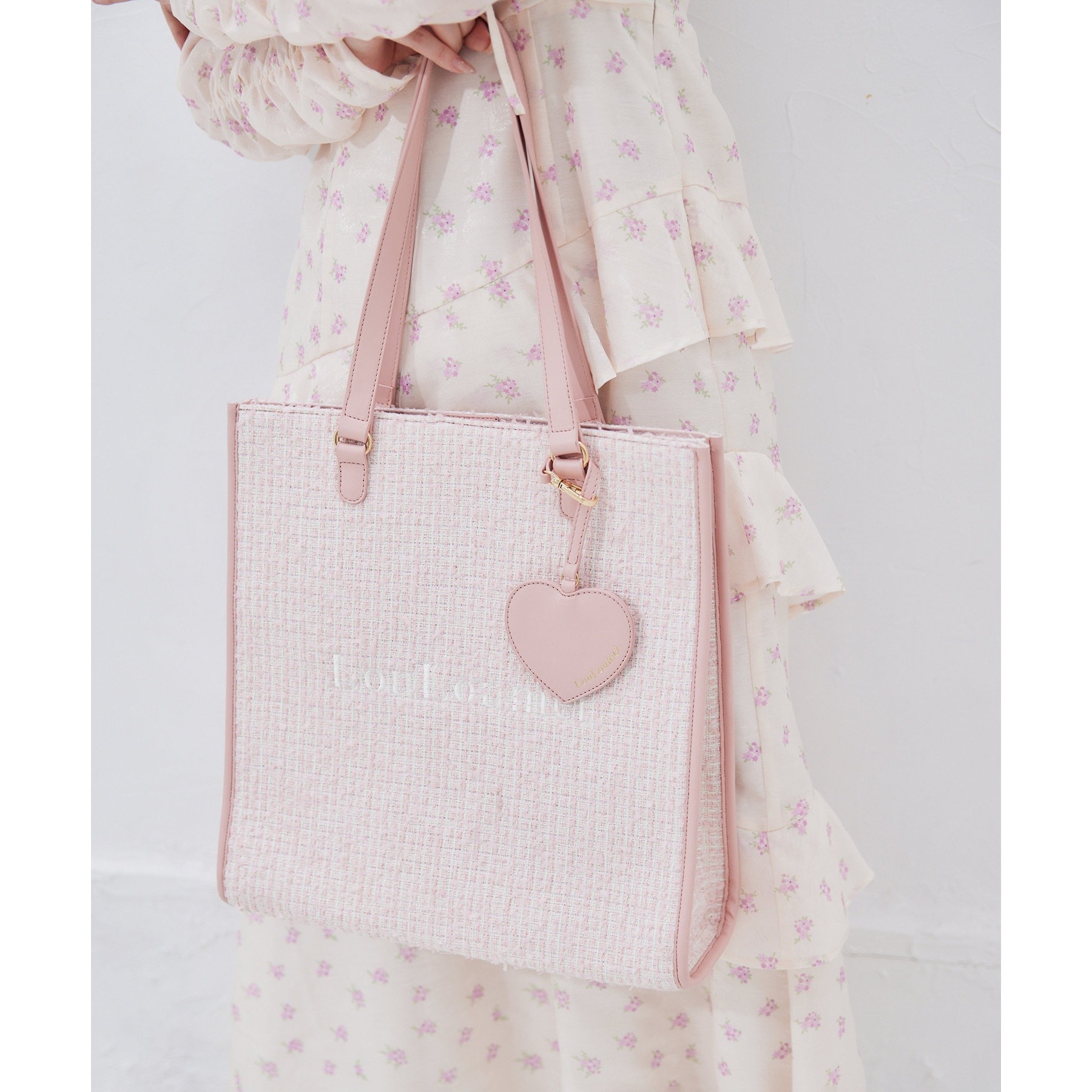 LouLoumei】／ハートチャーム付きトートバッグ／自立可能