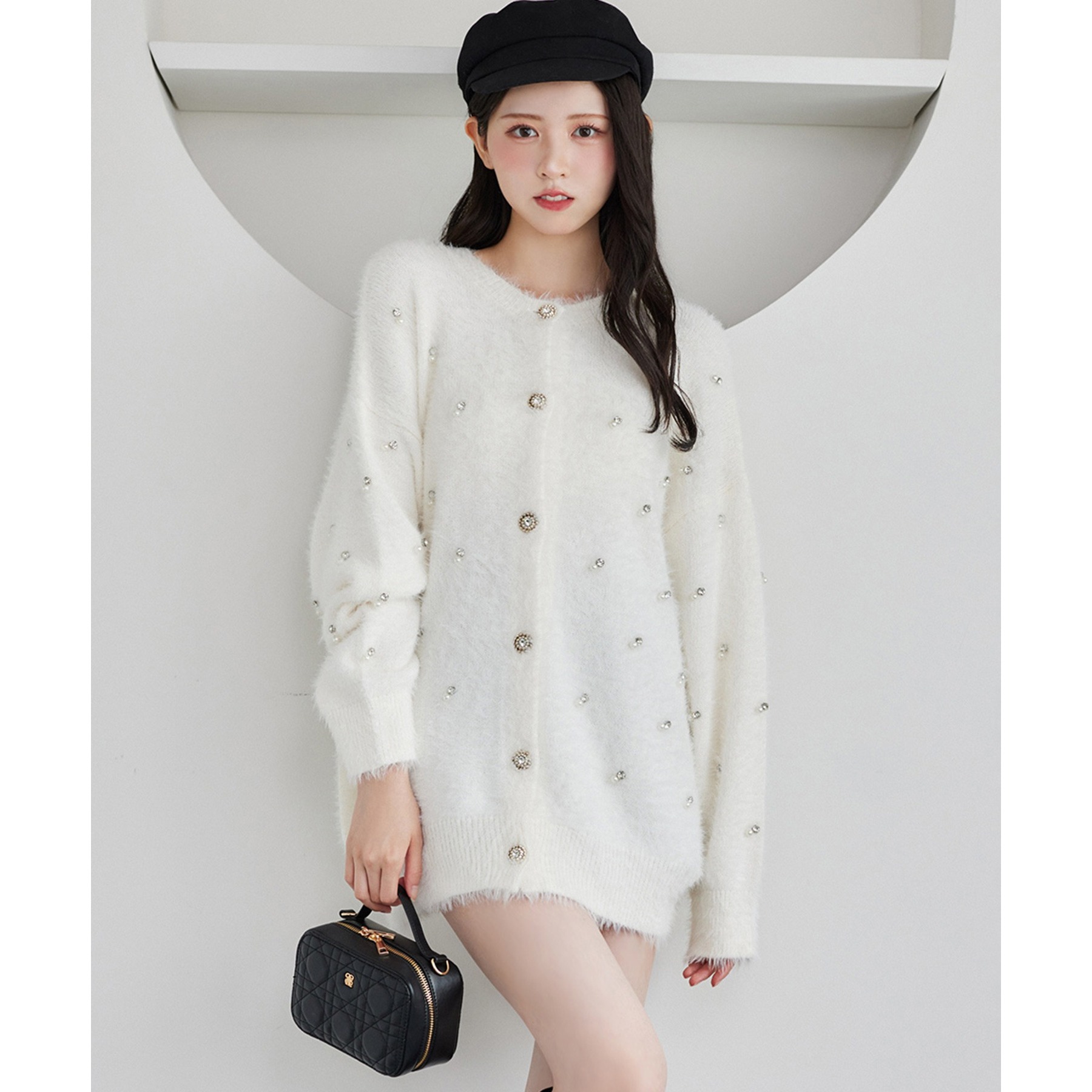 ビジューフェザーロングカーデ | ファッション通販サイト NUGU