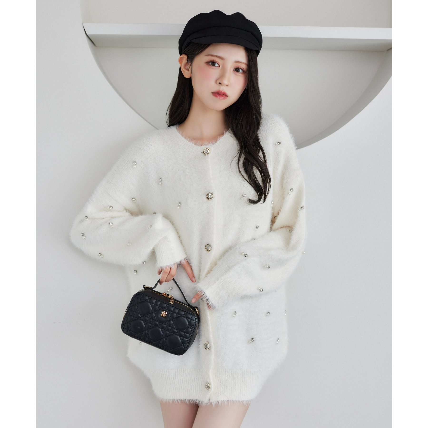 ビジューフェザーロングカーデ | ファッション通販サイト NUGU