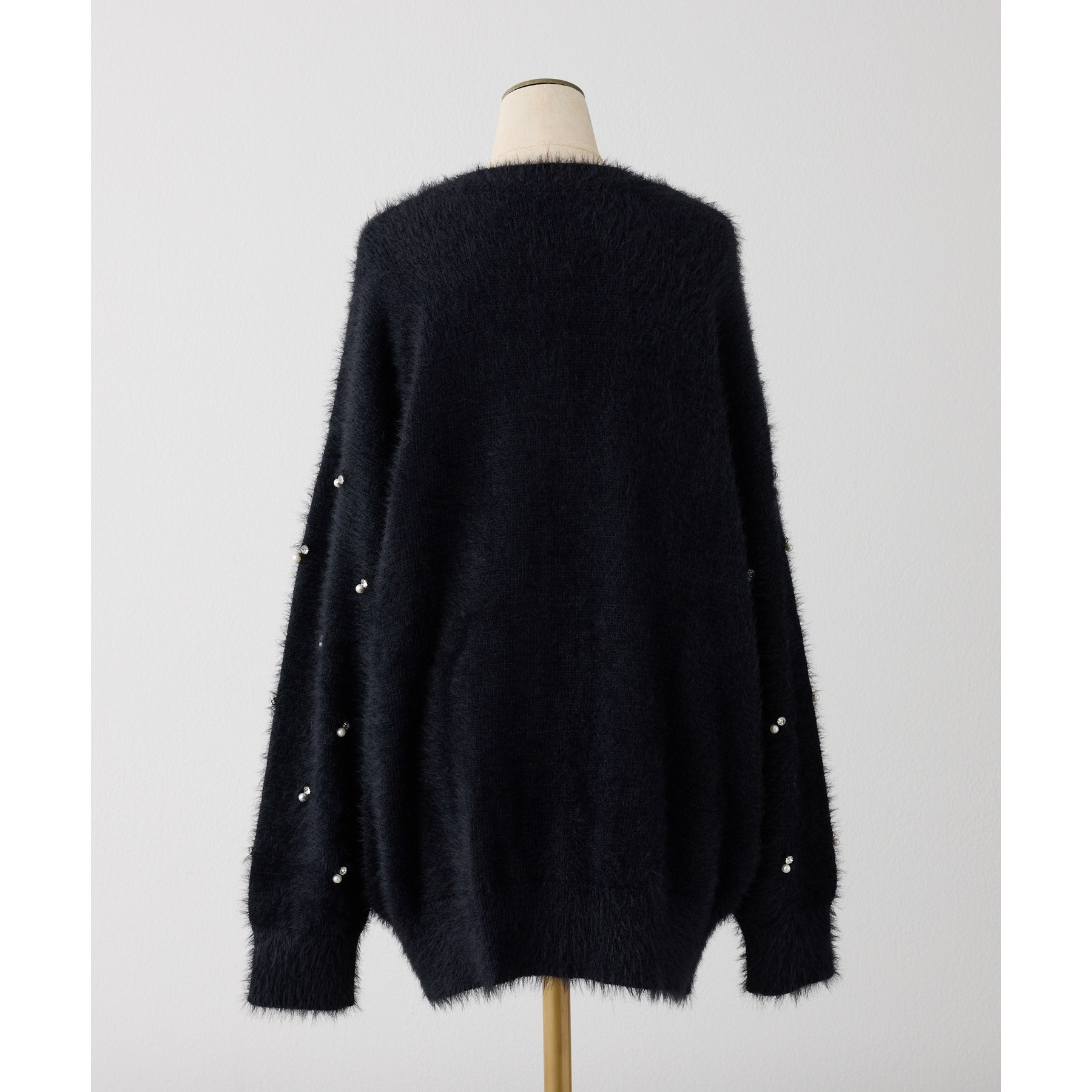 ビジューフェザーロングカーデ | ファッション通販サイト NUGU