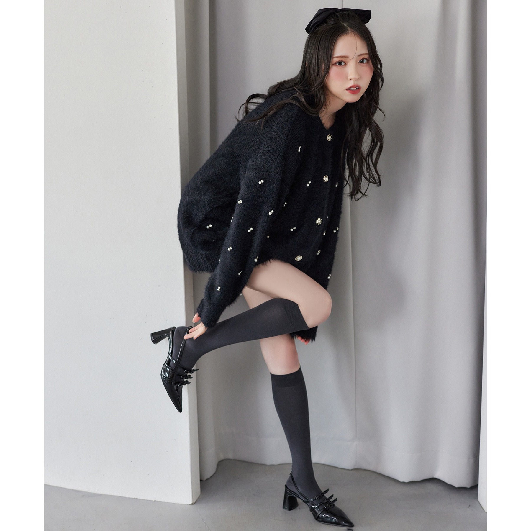 ビジューフェザーロングカーデ | ファッション通販サイト NUGU