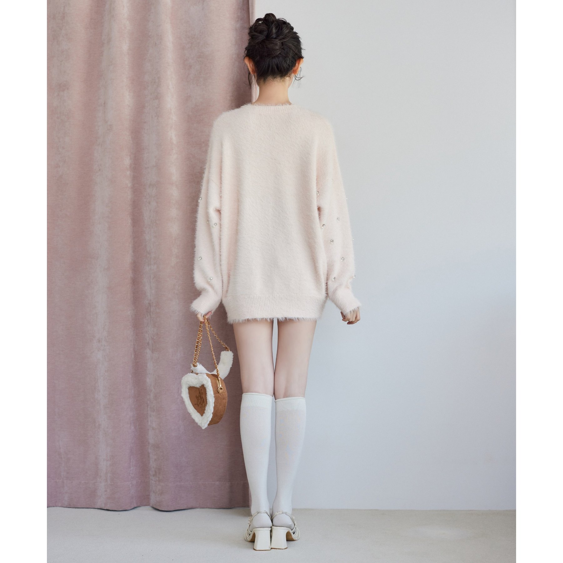 ビジューフェザーロングカーデ | ファッション通販サイト NUGU