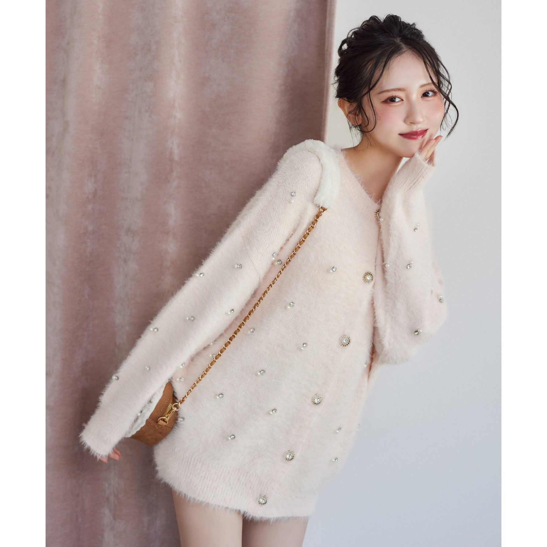 ビジューフェザーロングカーデ | ファッション通販サイト NUGU