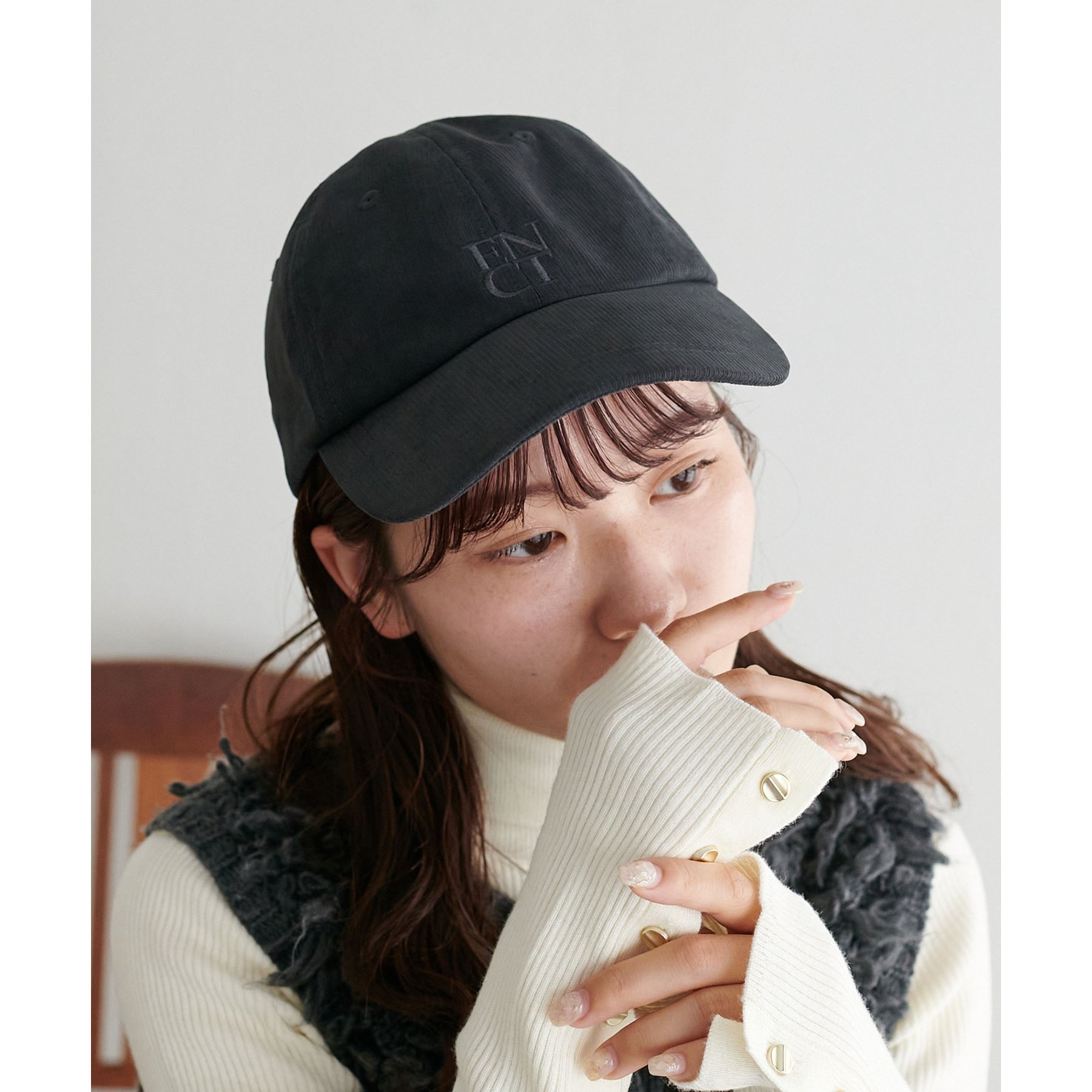 スクエアロゴ同色刺繍CAP | ファッション通販サイト NUGU