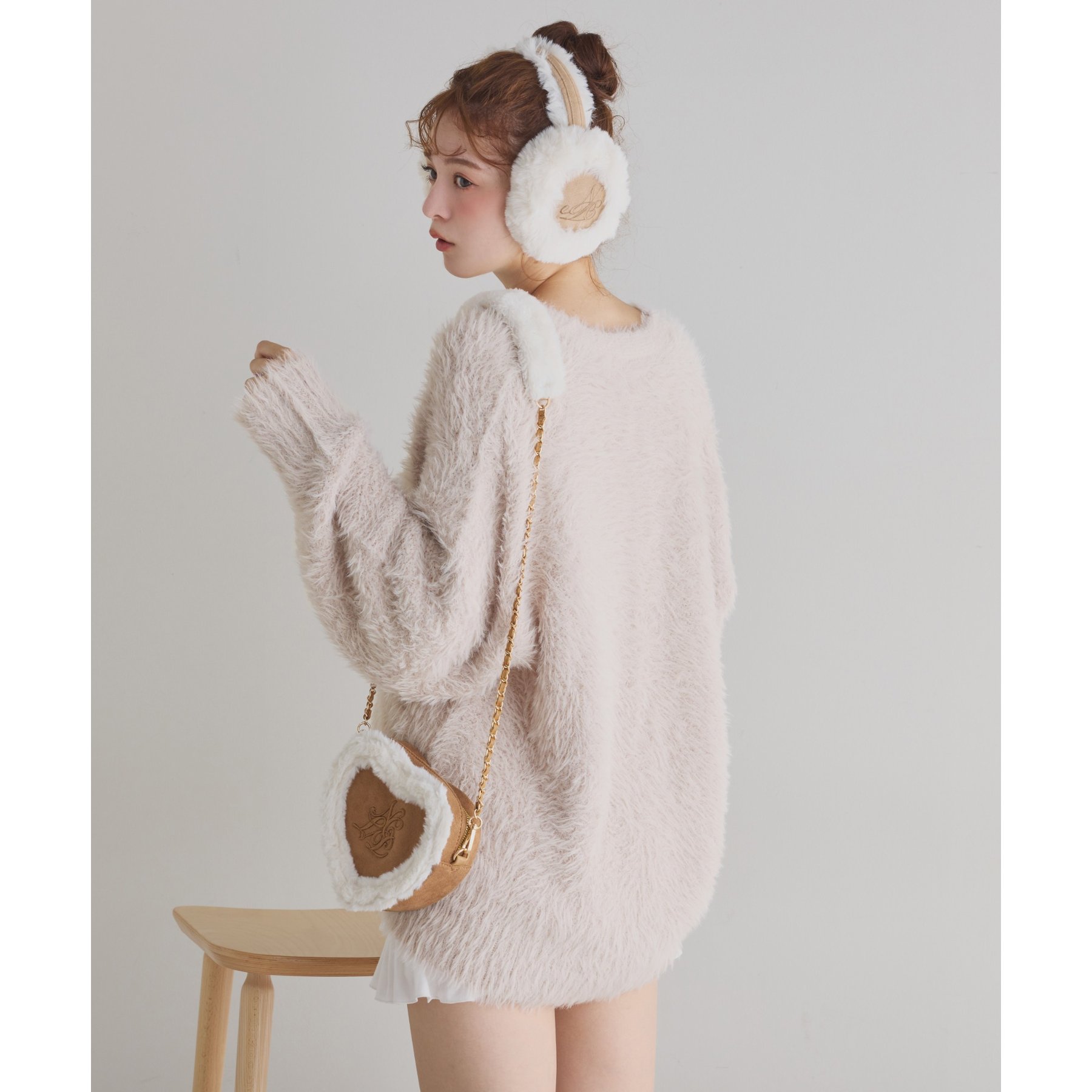 刺繍入りフェイクムートンイヤーマフ | ファッション通販サイト NUGU