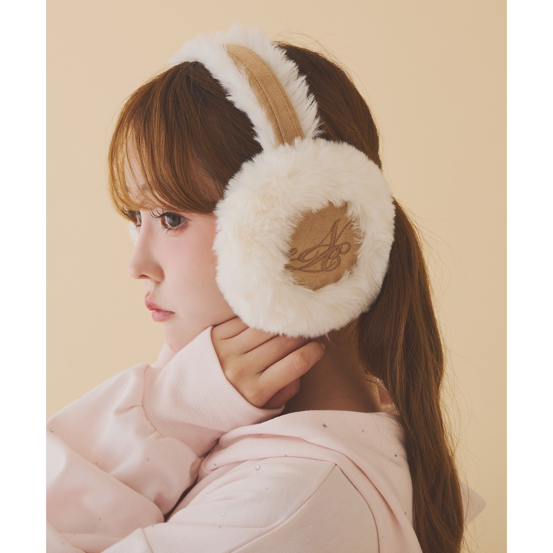 刺繍入りフェイクムートンイヤーマフ | ファッション通販サイト NUGU