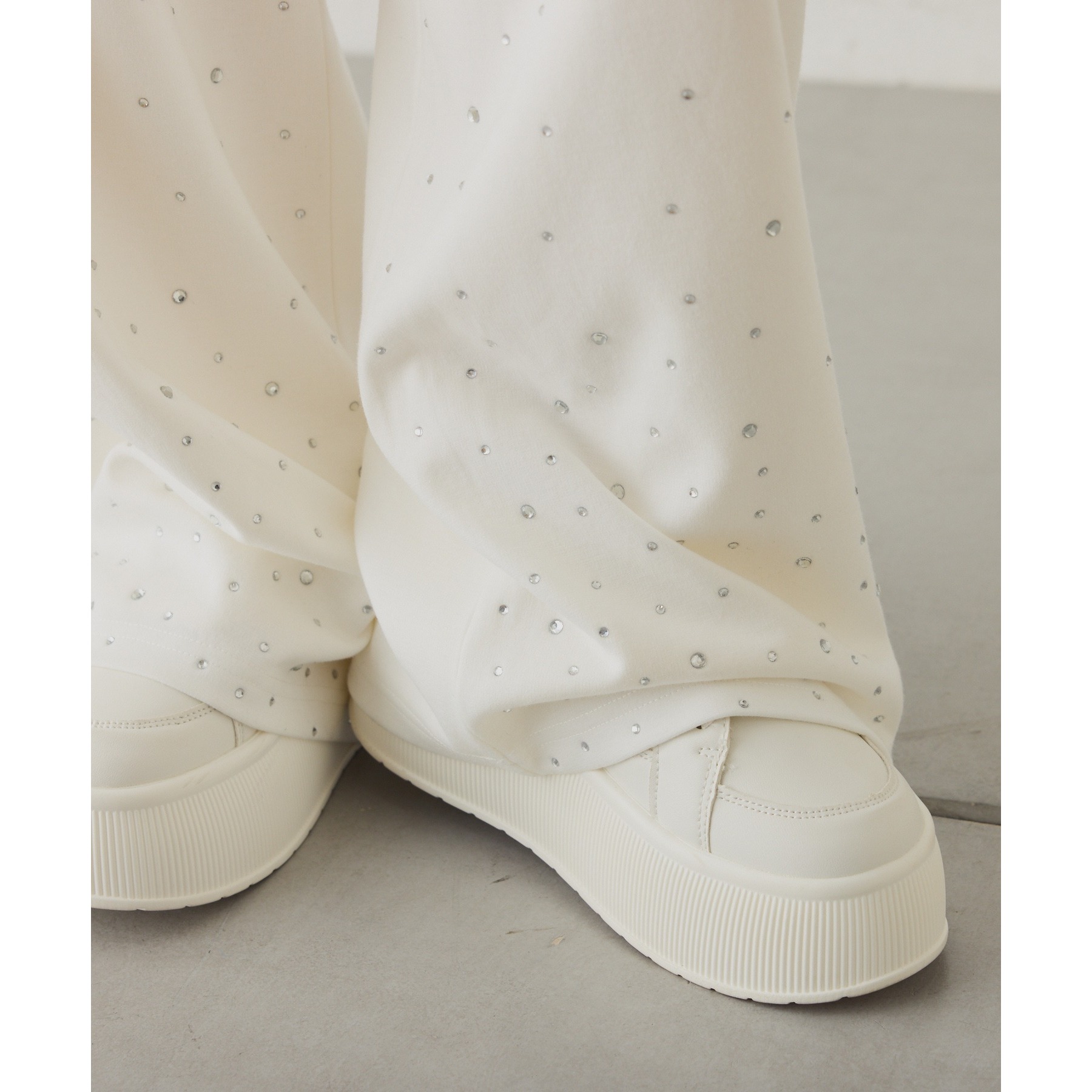 セットアップ対応／裾ビジューカットパンツ | ファッション通販サイト NUGU