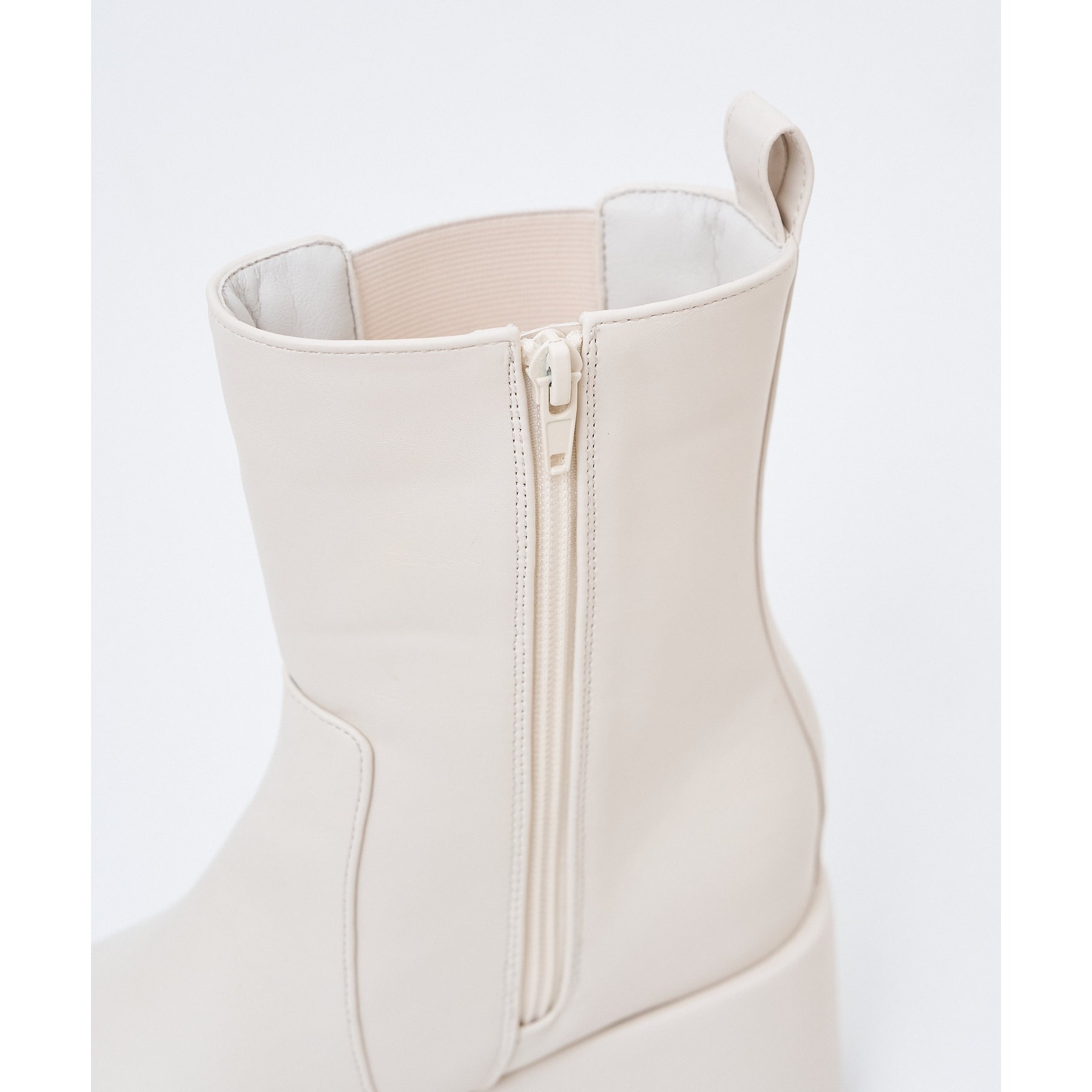 【マイナス3キロ見え】サイドゴアボリュームソールショートブーツ マイナス3キロ見え】サイドゴアボリュームソールショートブーツ